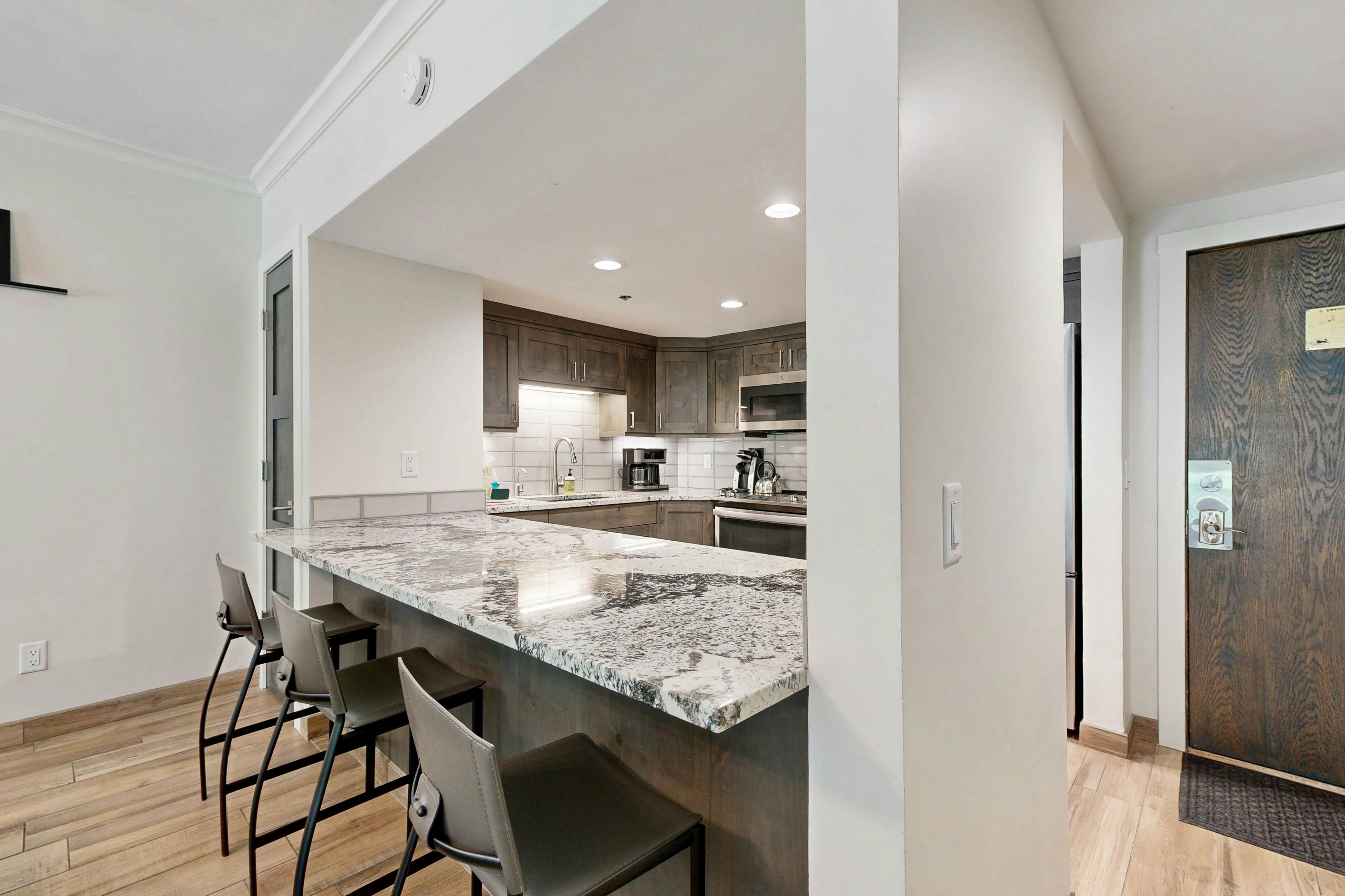 Park Station Elegance 210