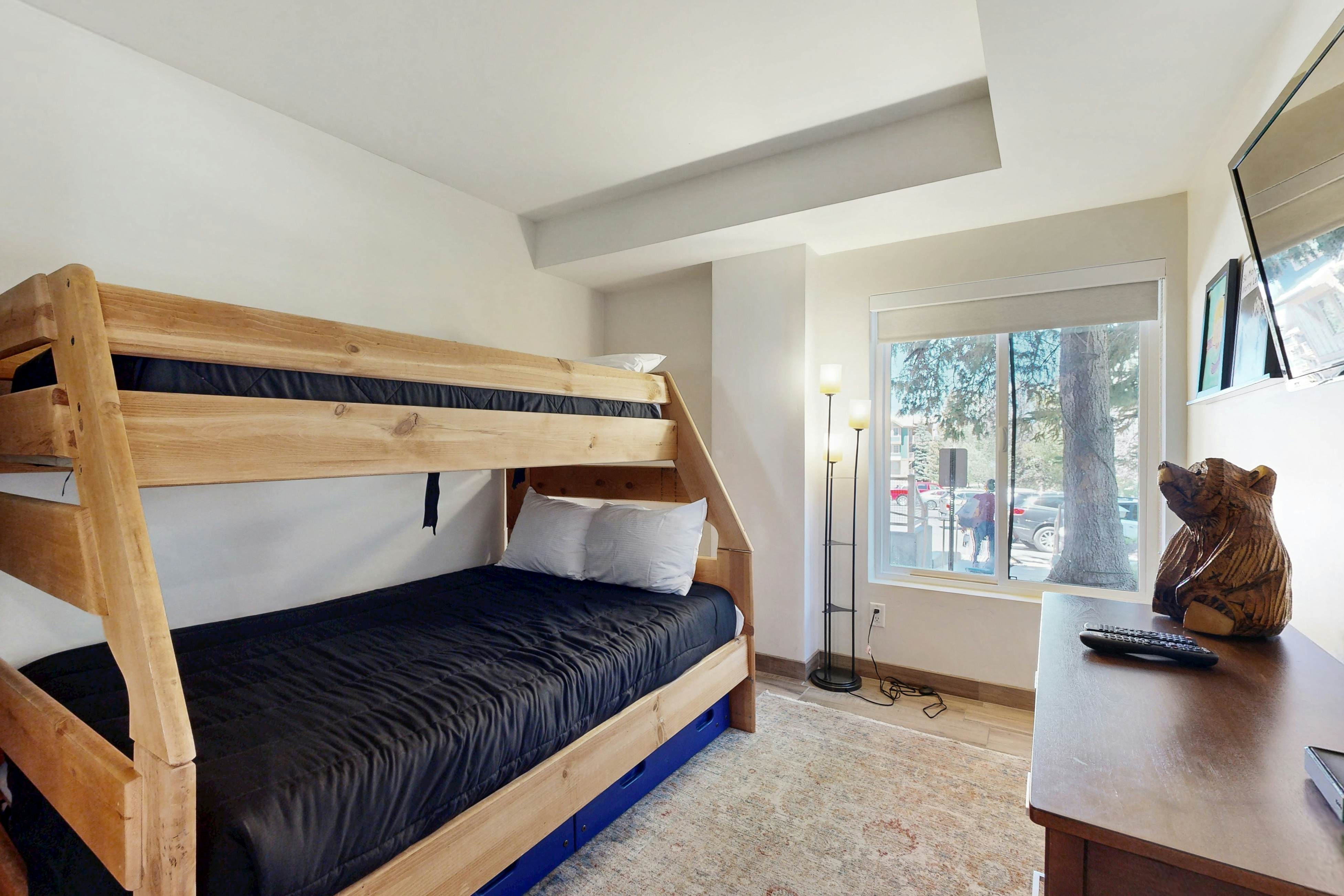 Park Station Elegance 210