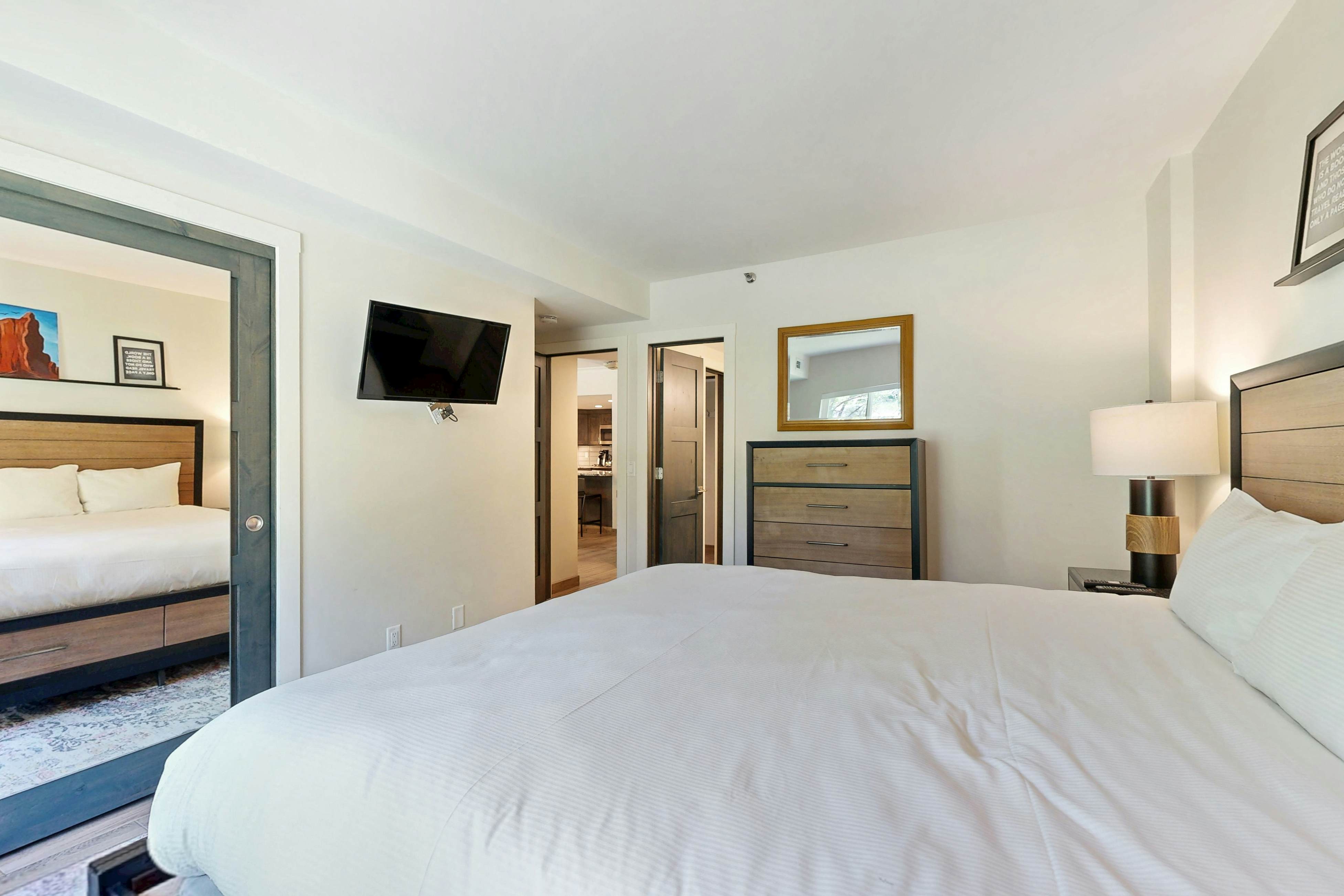 Park Station Elegance 210