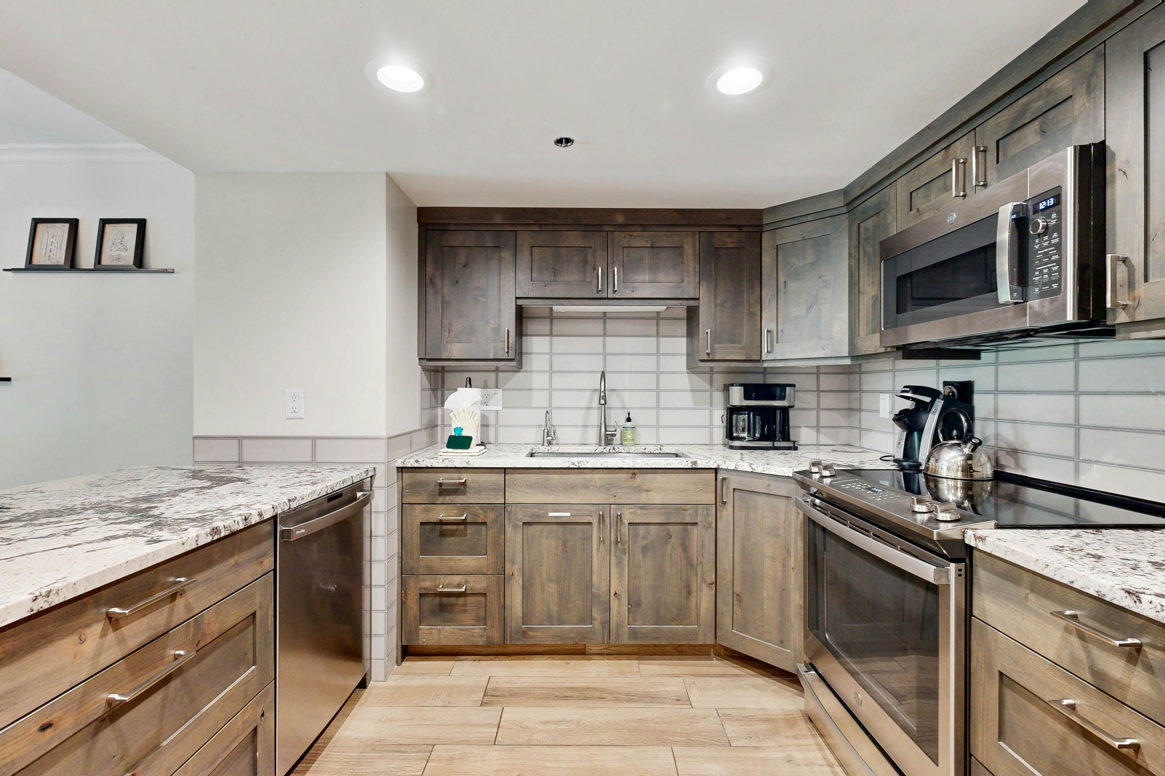 Park Station Elegance 210