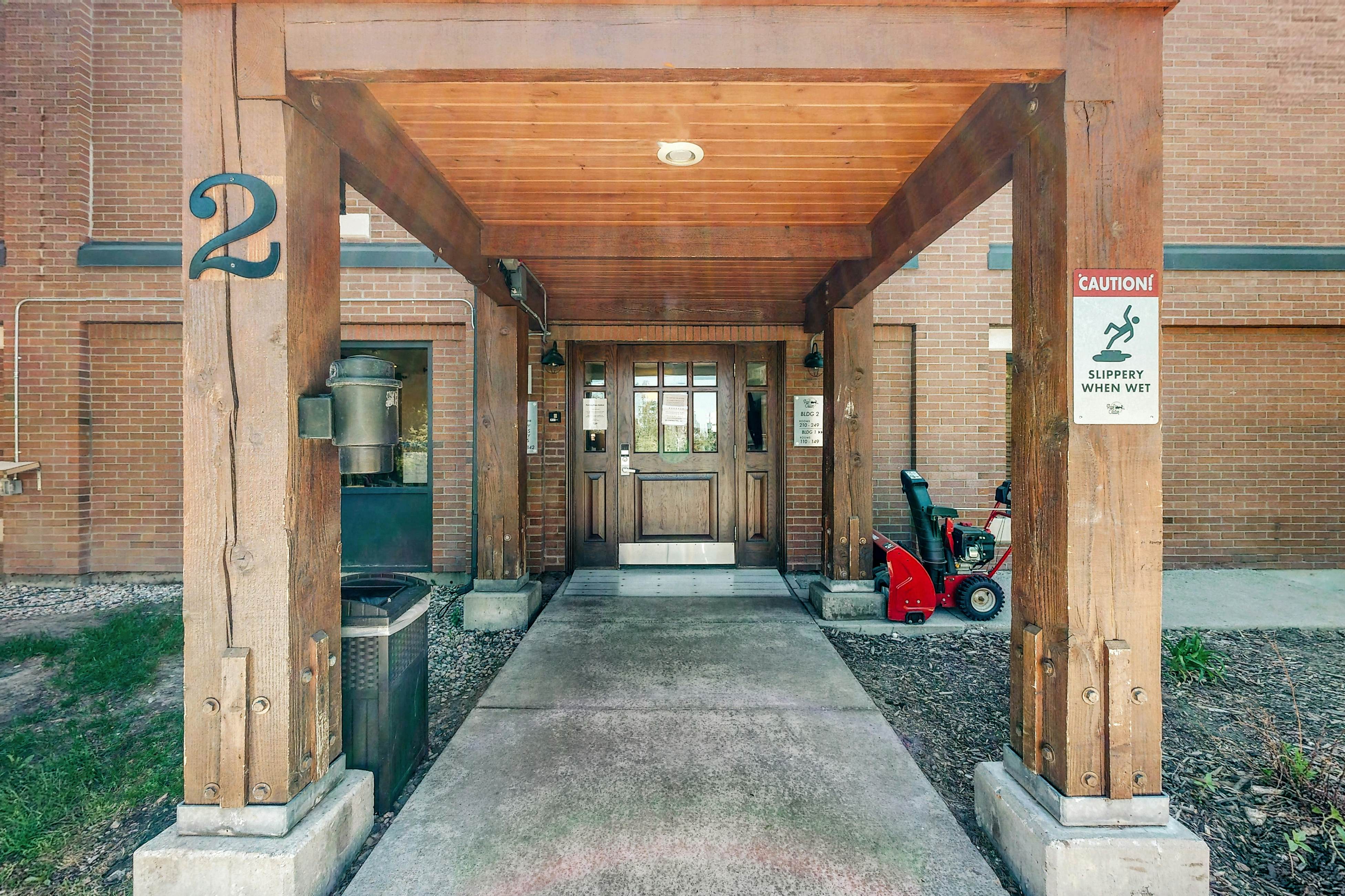 Park Station Elegance 210