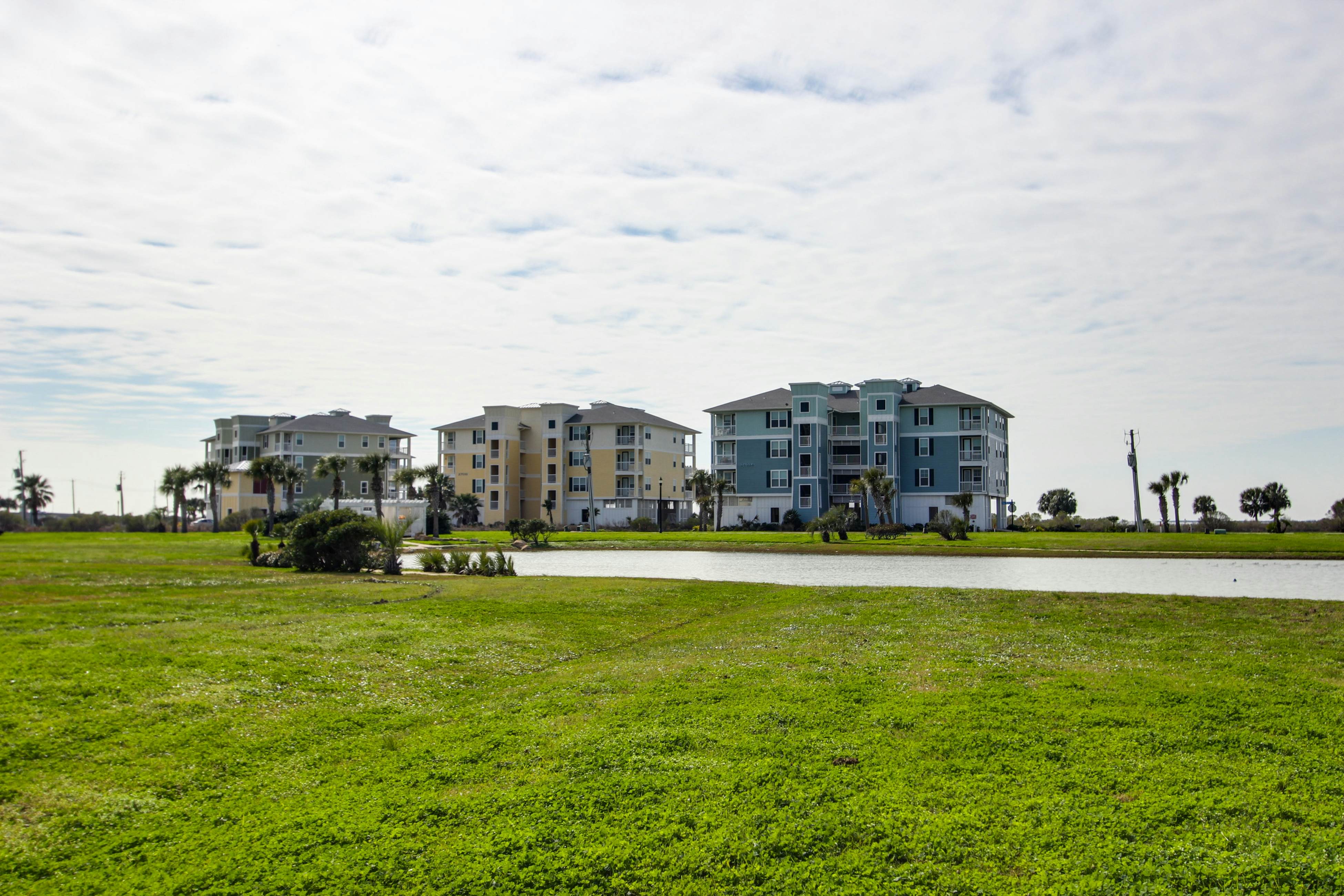 Pointe West Resort - Suits Us