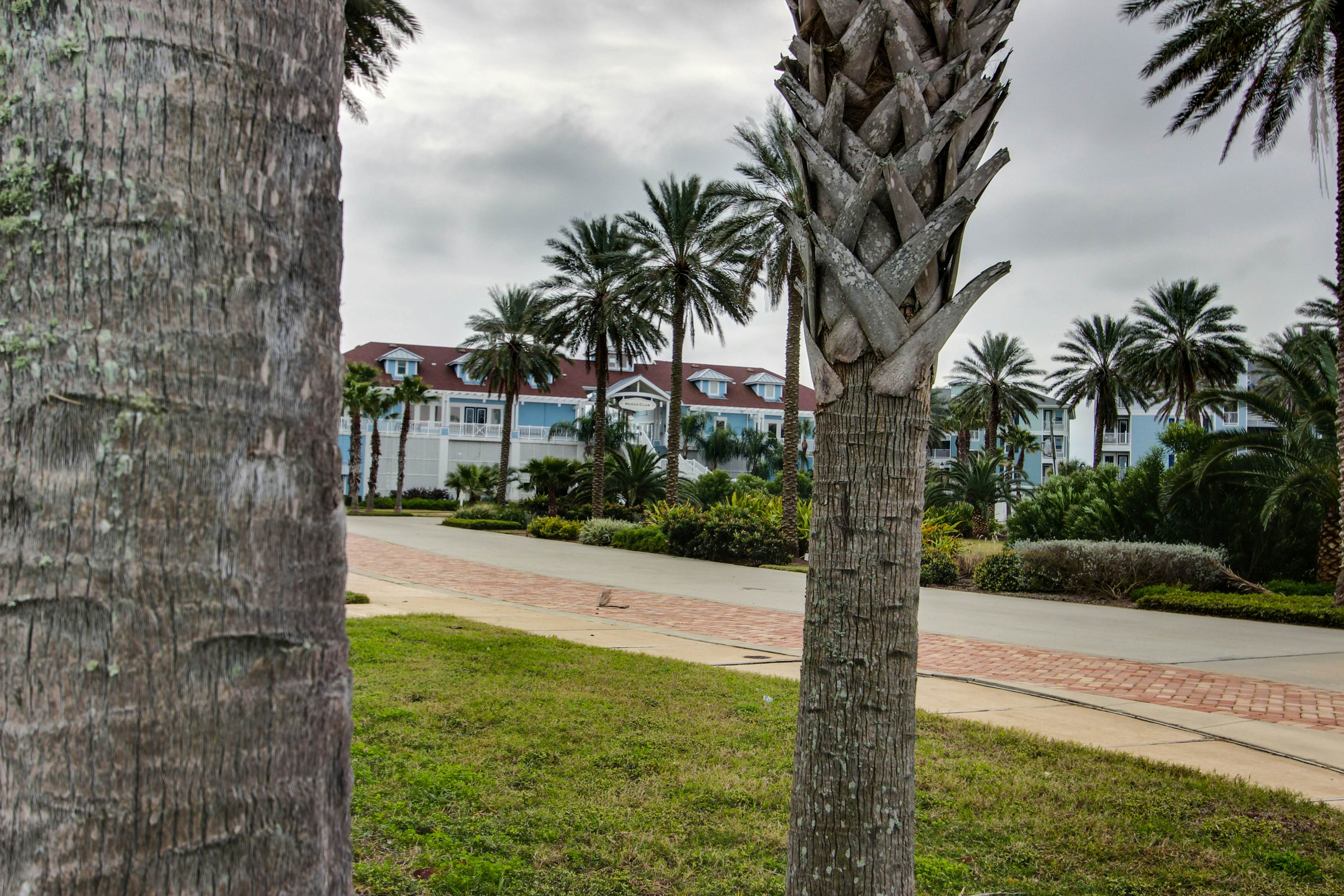 Pointe West Resort - Suits Us