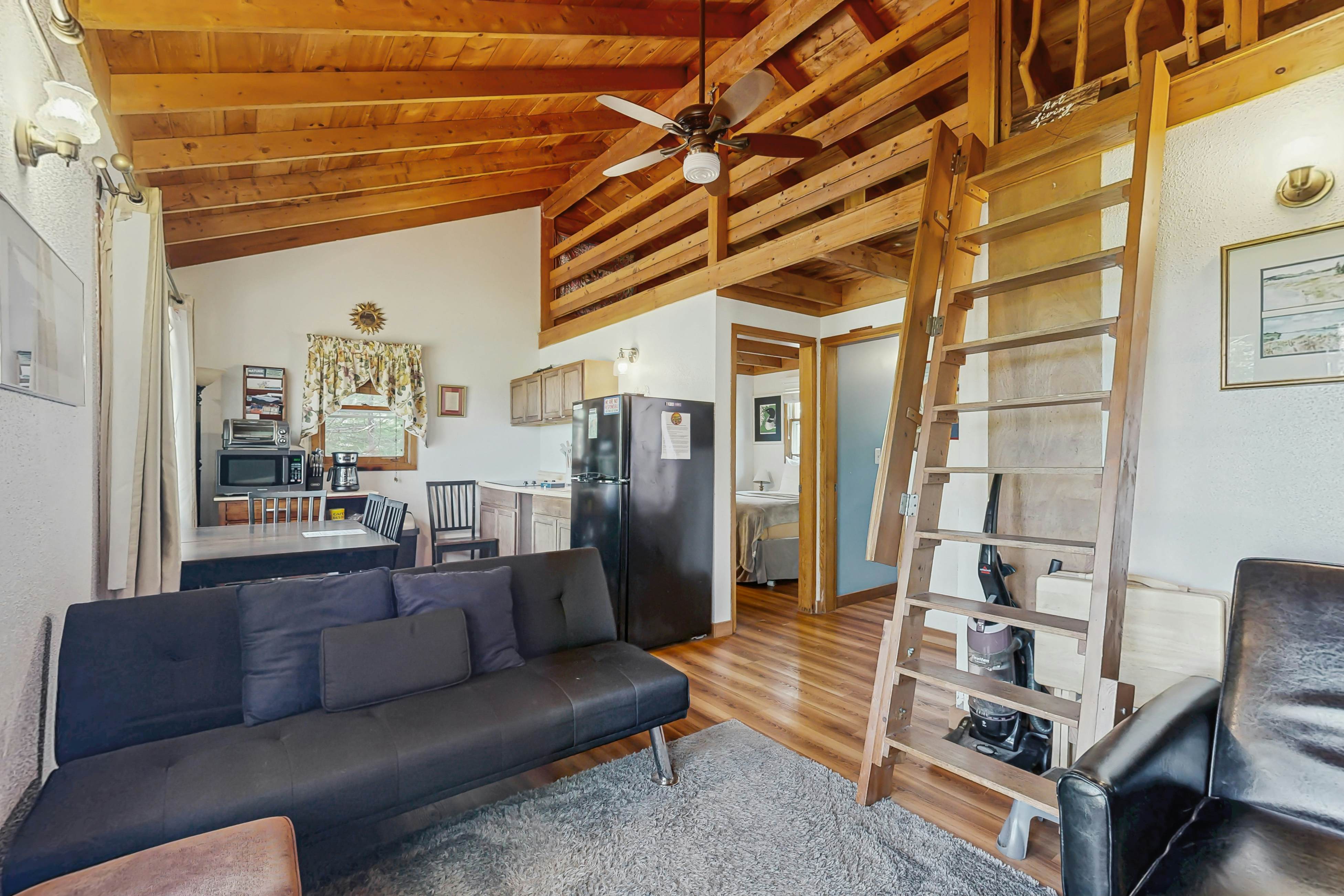 Sunset Point Mountaintop Cabin