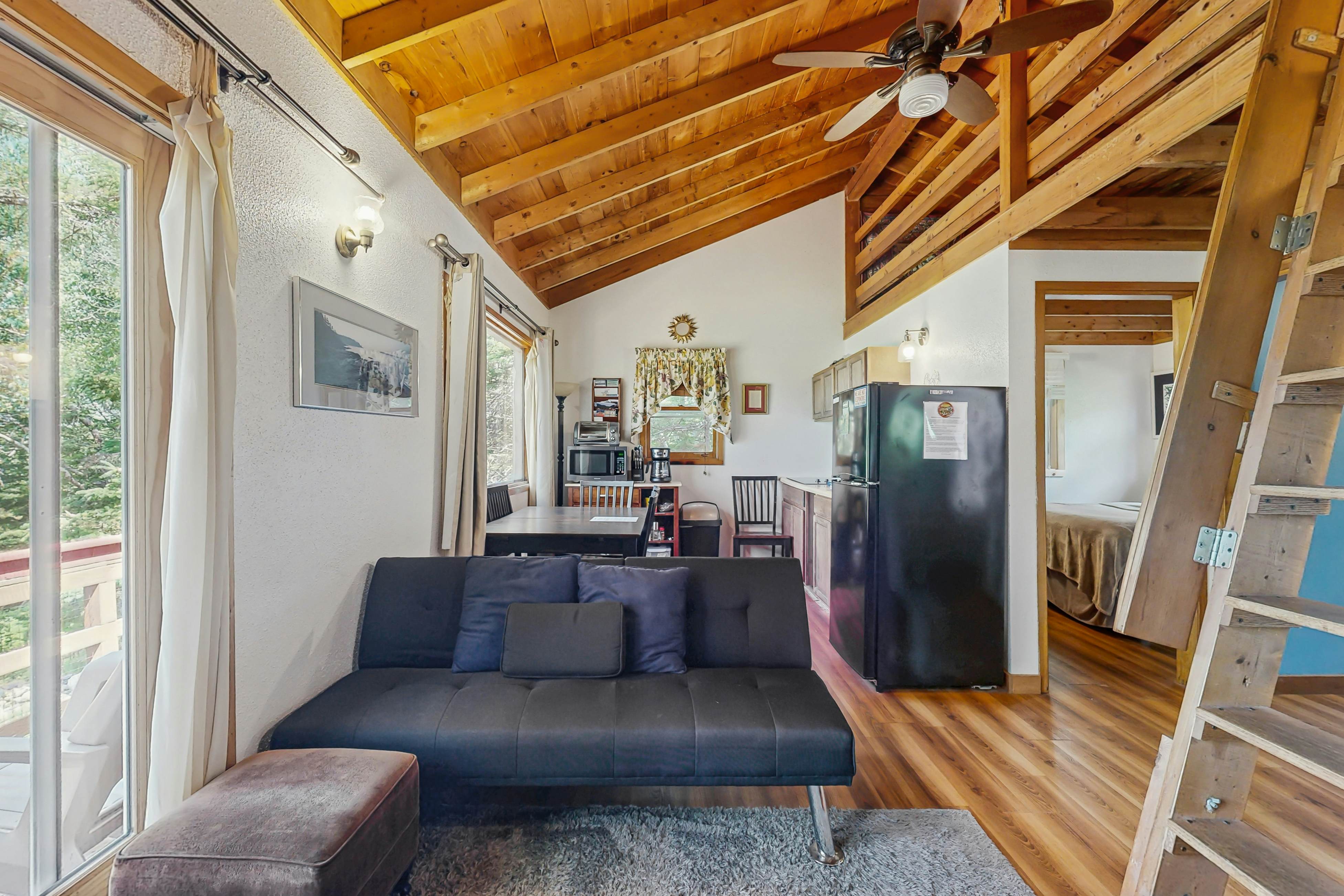 Sunset Point Mountaintop Cabin