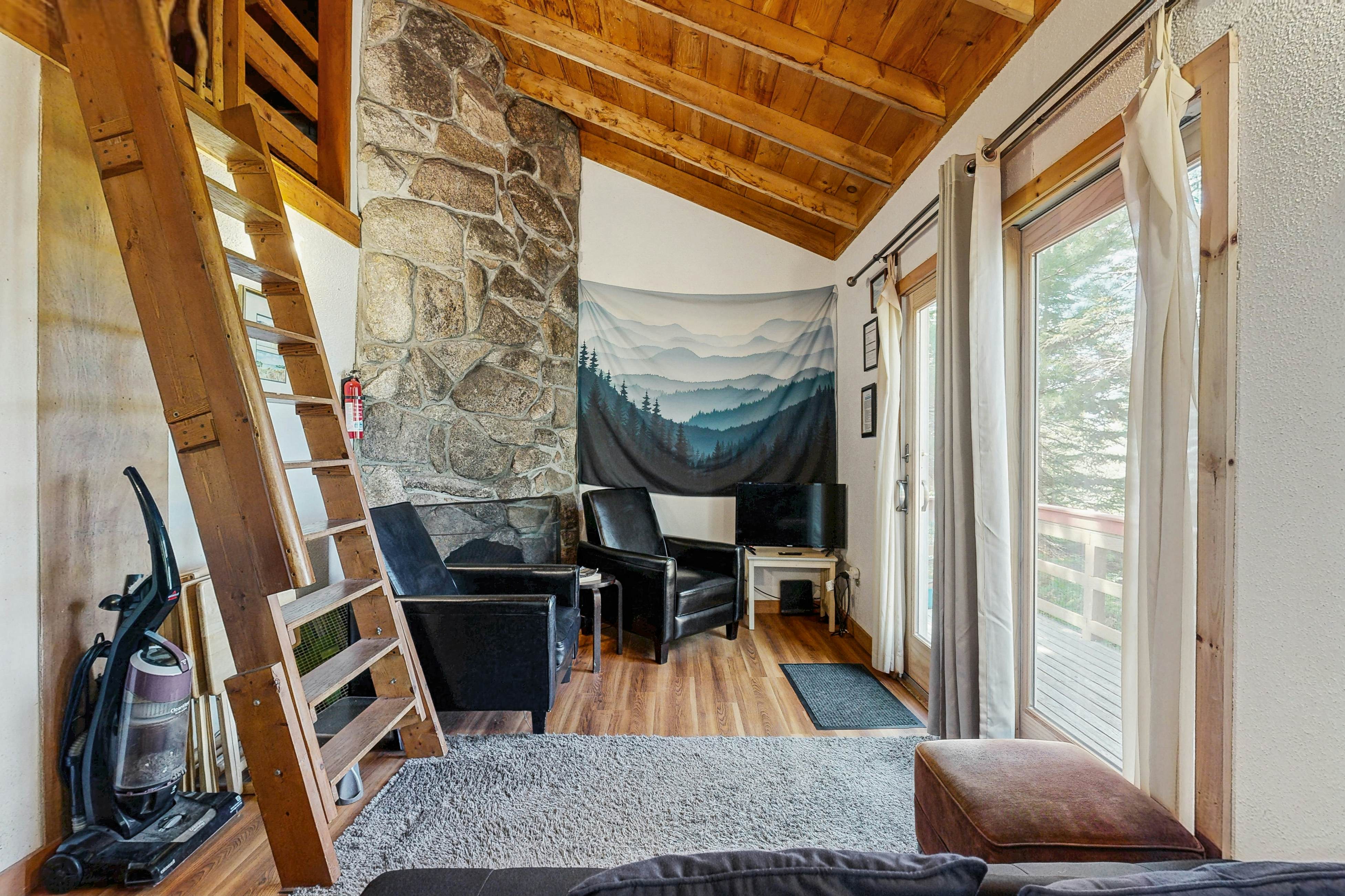 Sunset Point Mountaintop Cabin