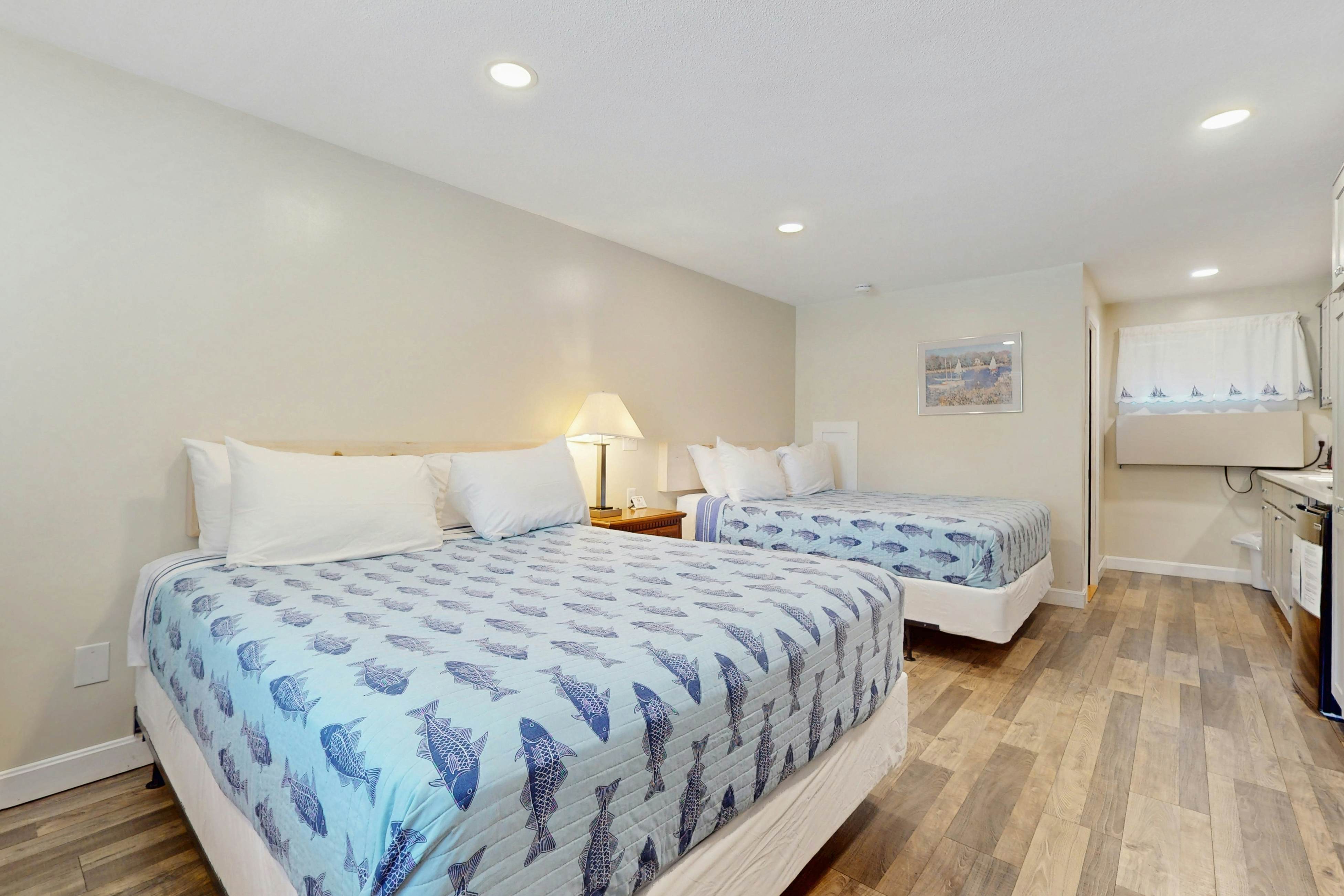 Quintessential Room by the Sea - Holiday House #M8