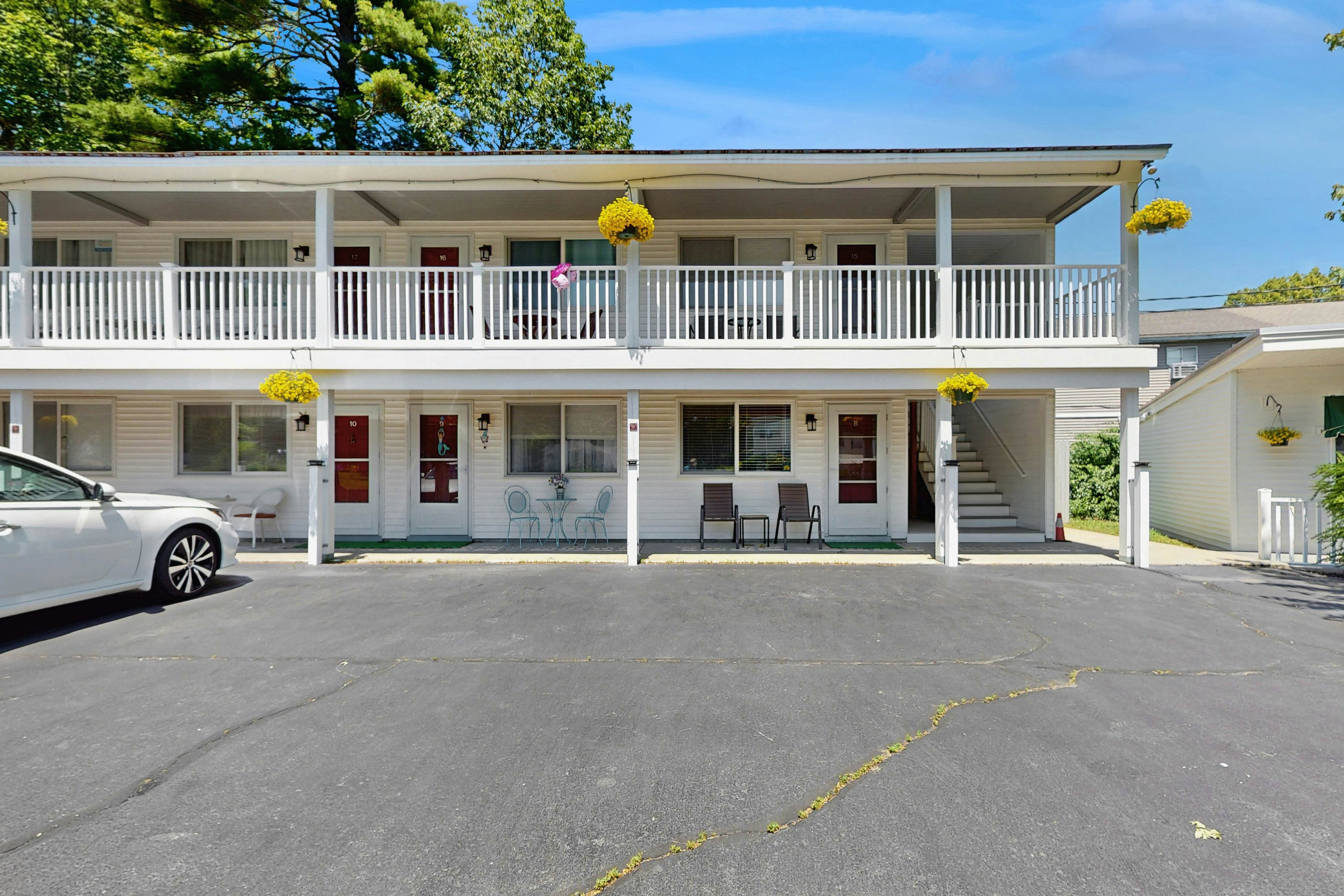 Quintessential Room by the Sea - Holiday House #M8