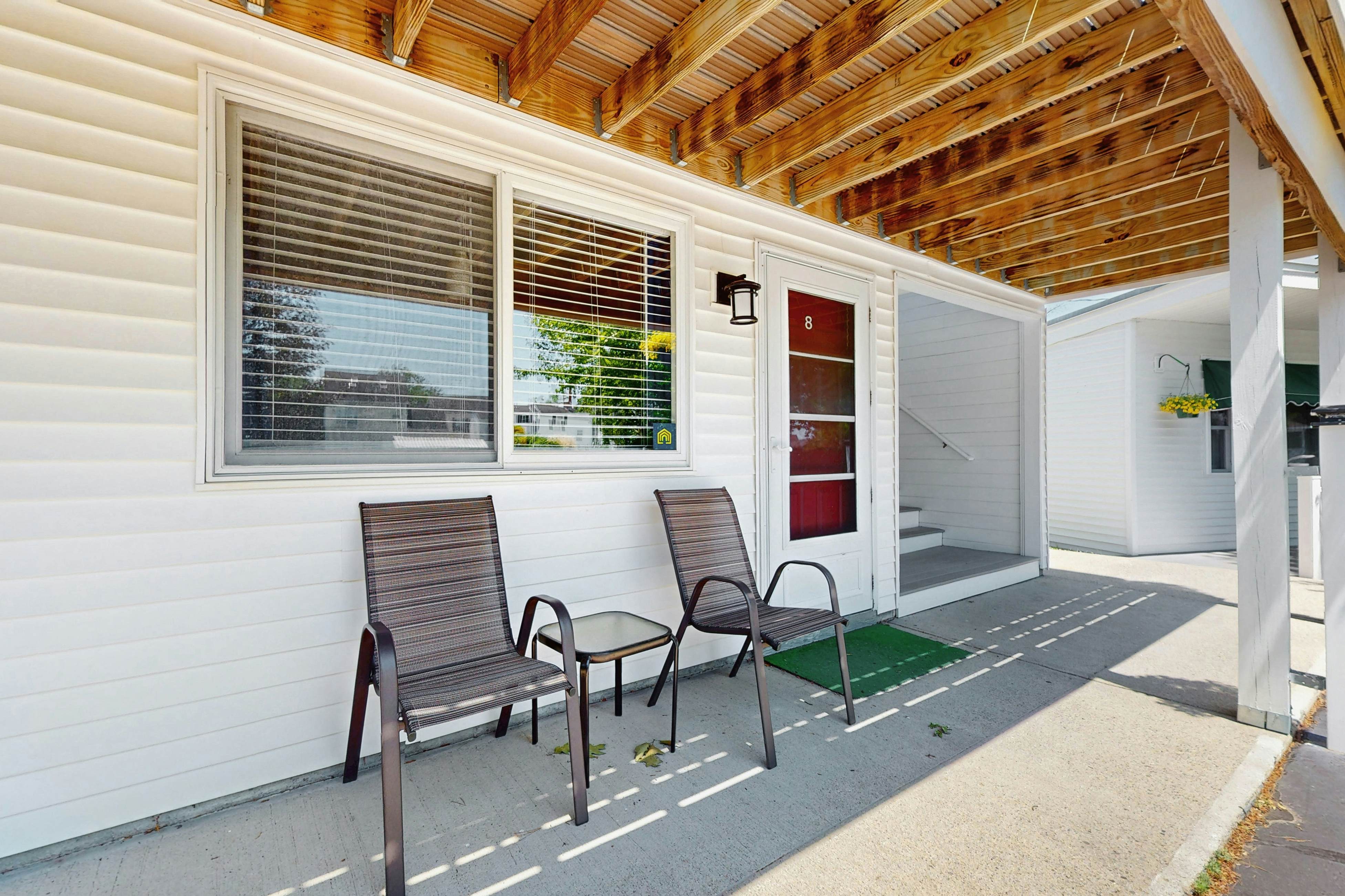 Quintessential Room by the Sea - Holiday House #M8