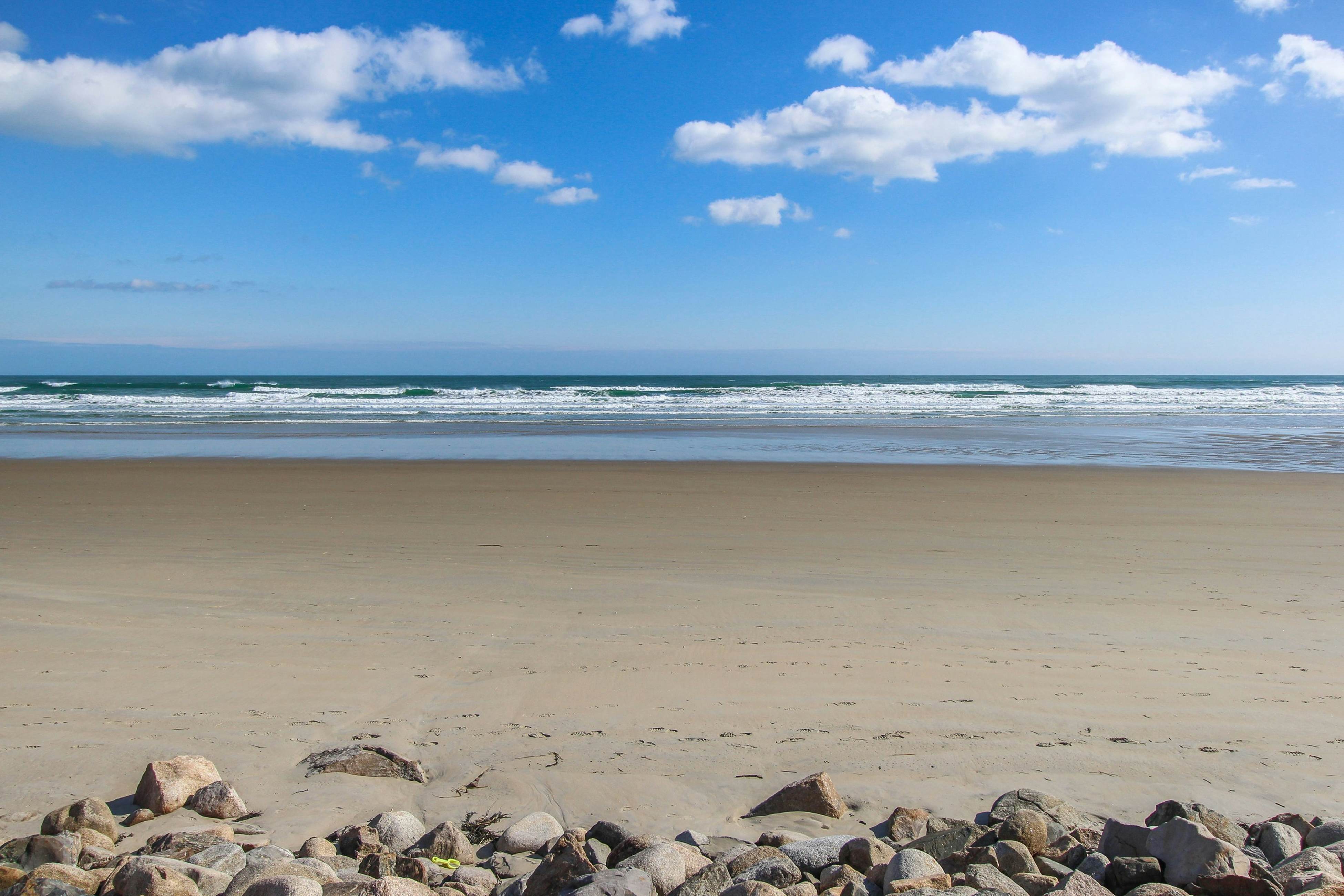 Quintessential Room by the Sea - Holiday House #M8