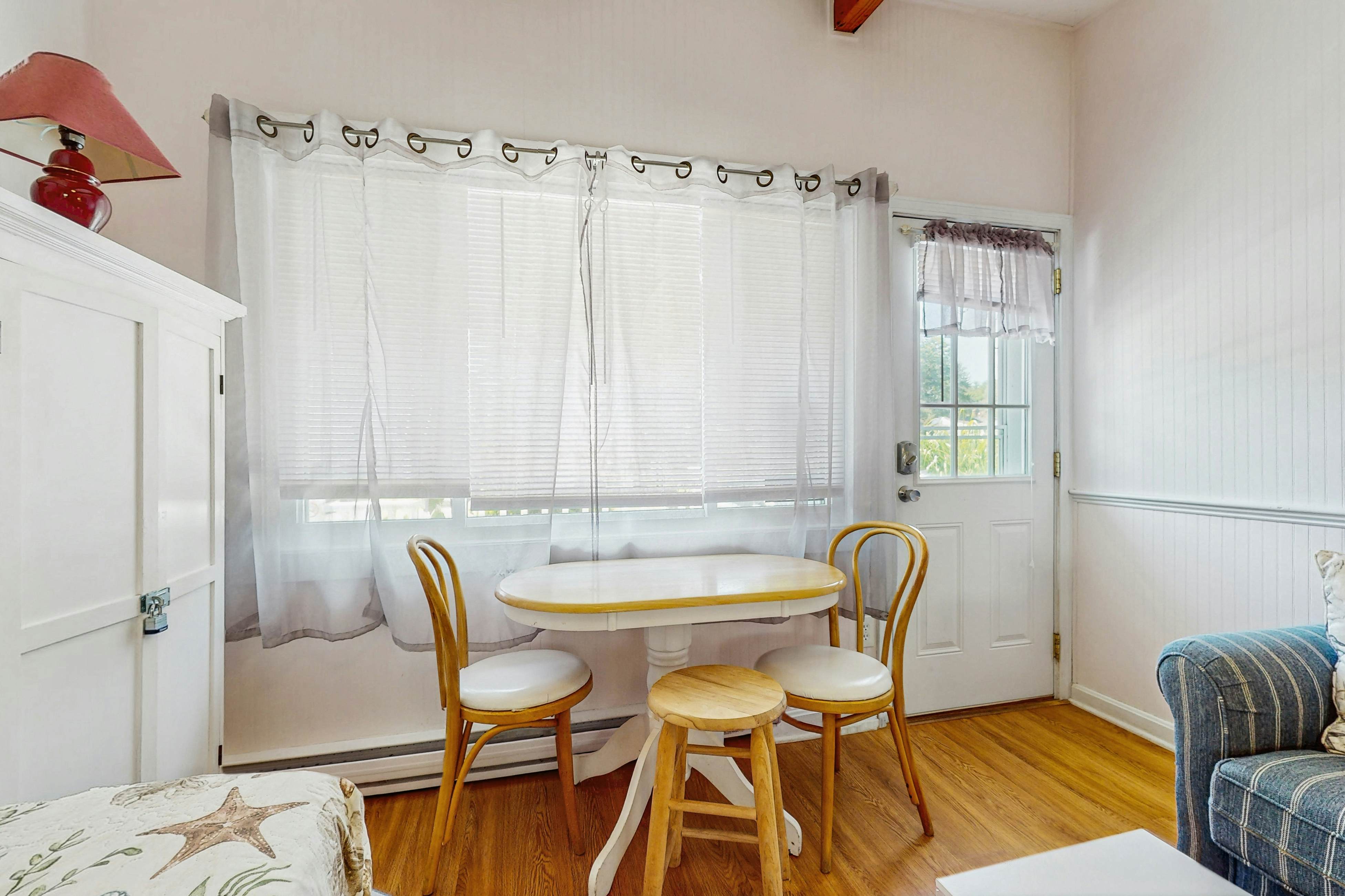 Sea Glass Escape - Holiday House M3