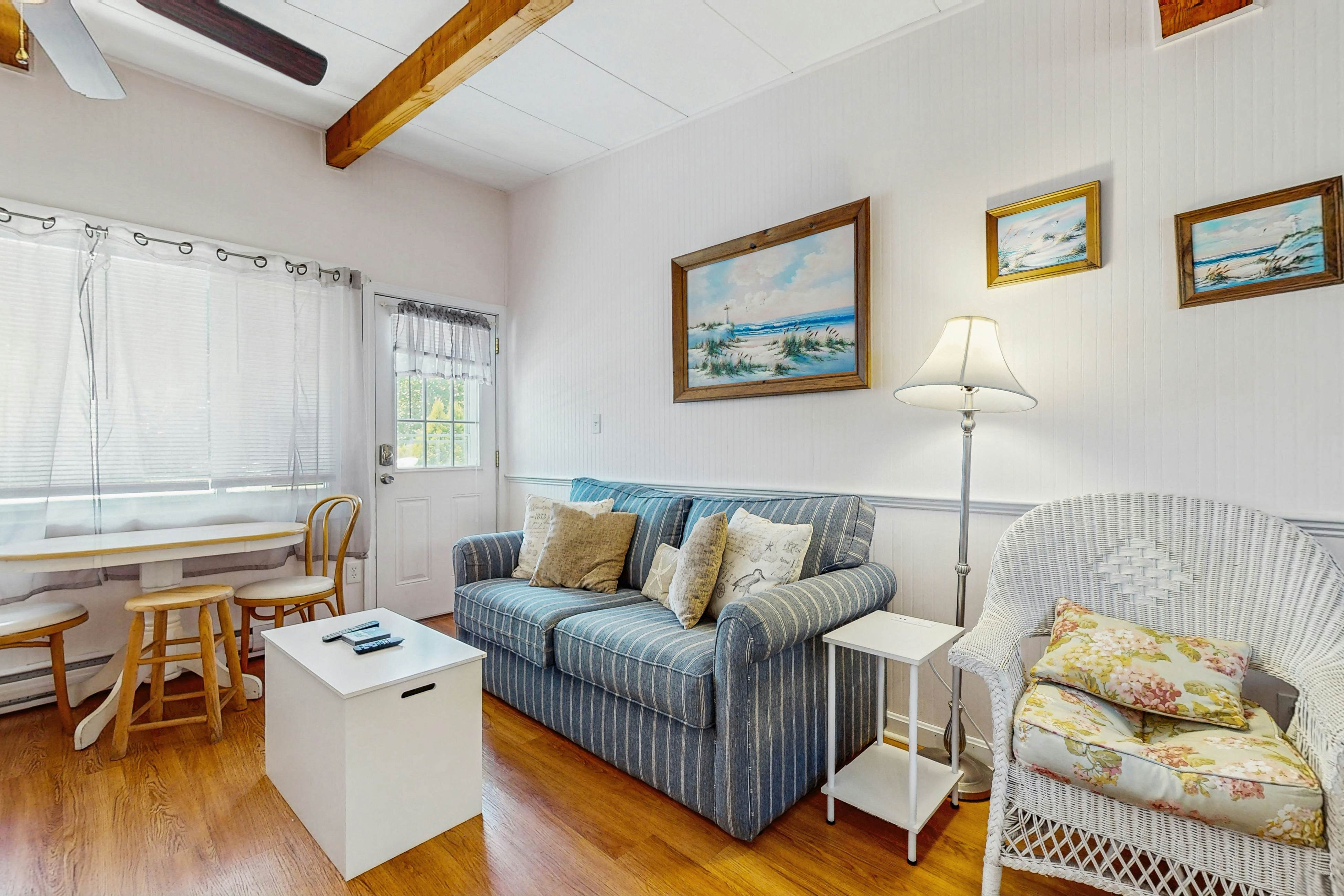 Sea Glass Escape - Holiday House M3