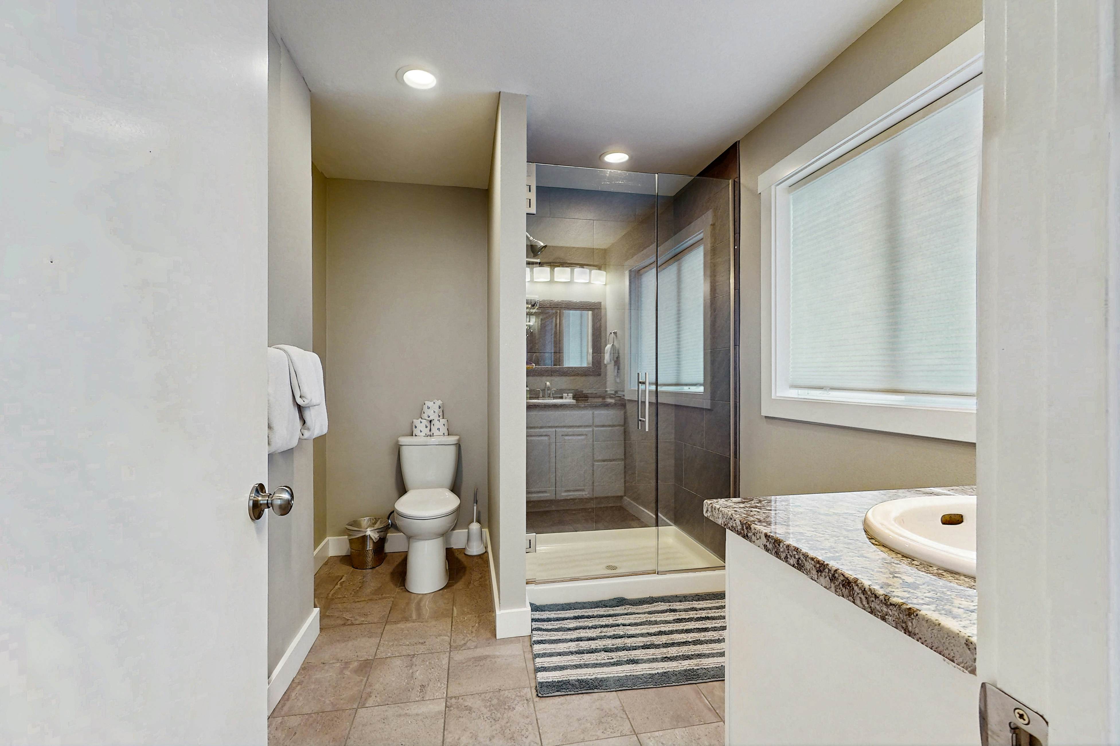 Spacious Lake Escape