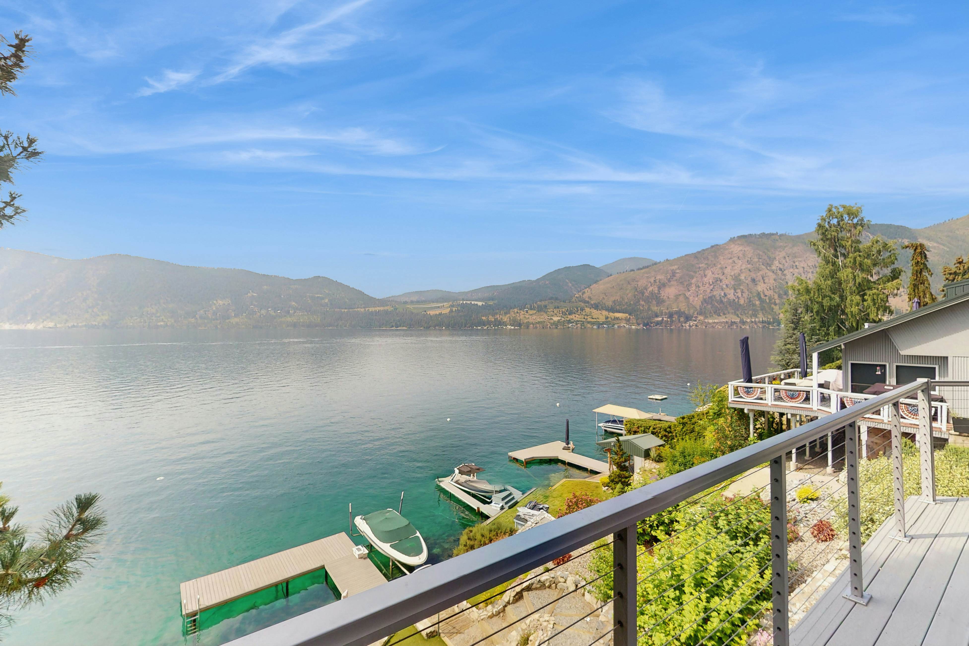 Spacious Lake Escape