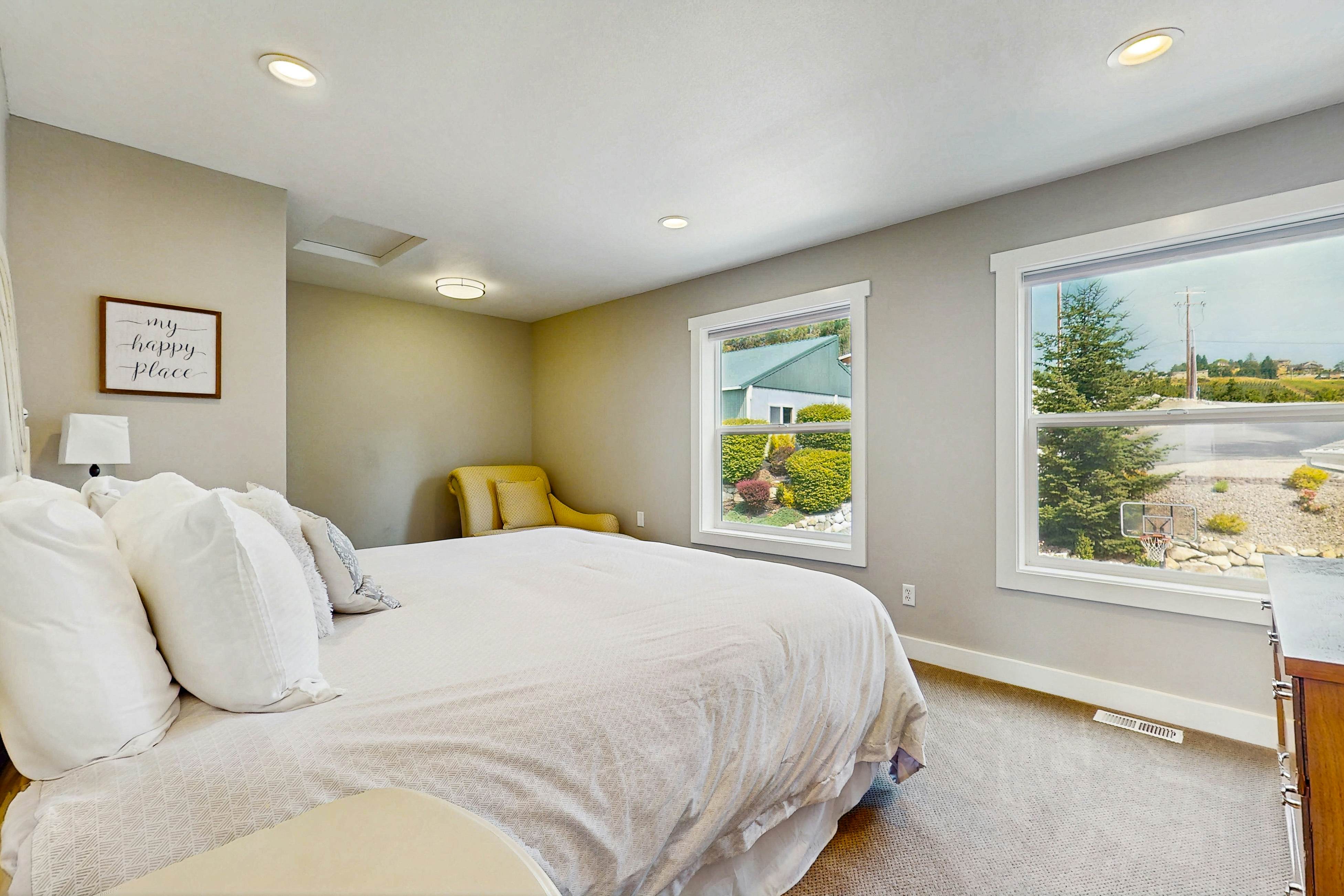 Spacious Lake Escape