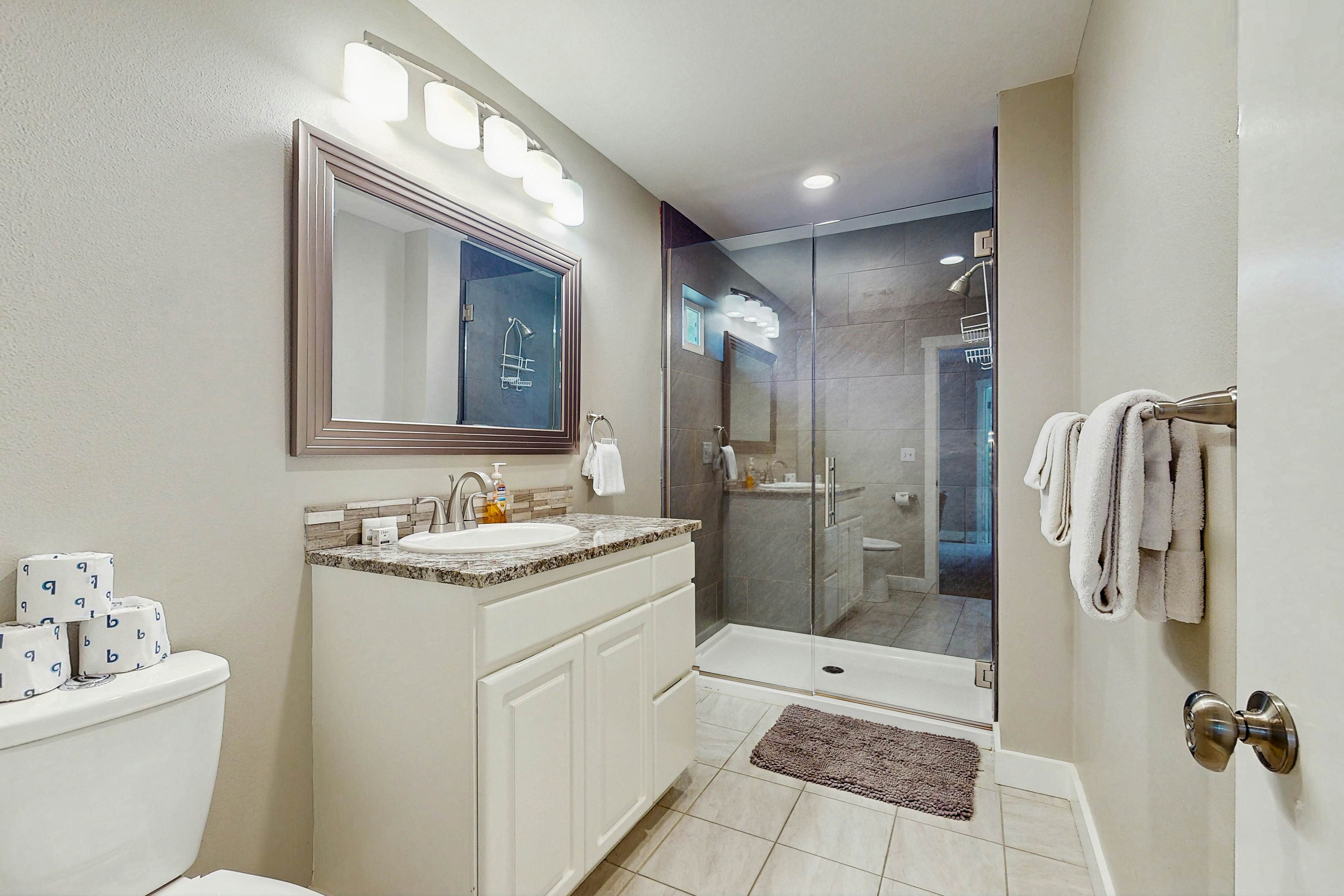 Spacious Lake Escape