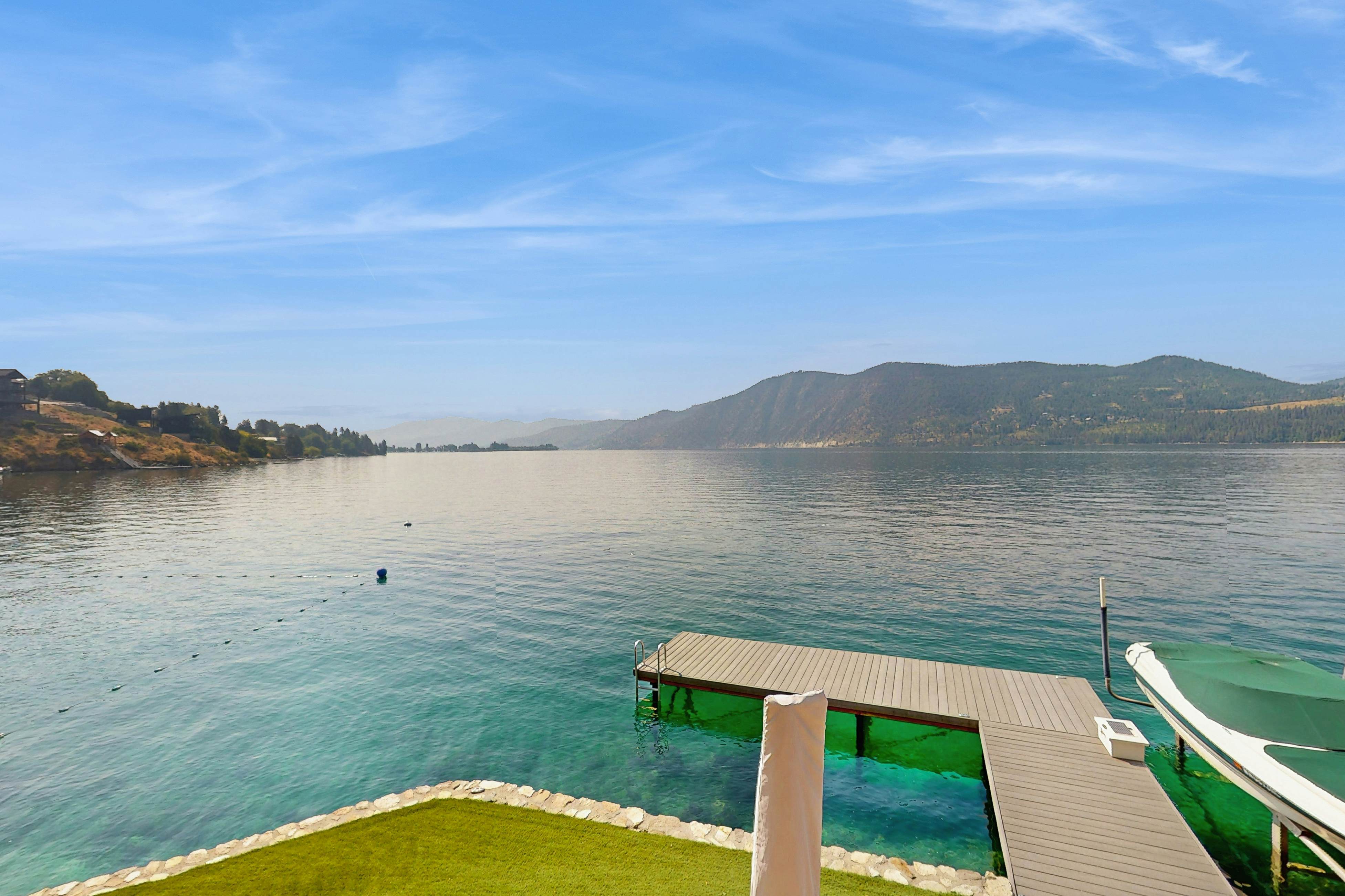 Spacious Lake Escape