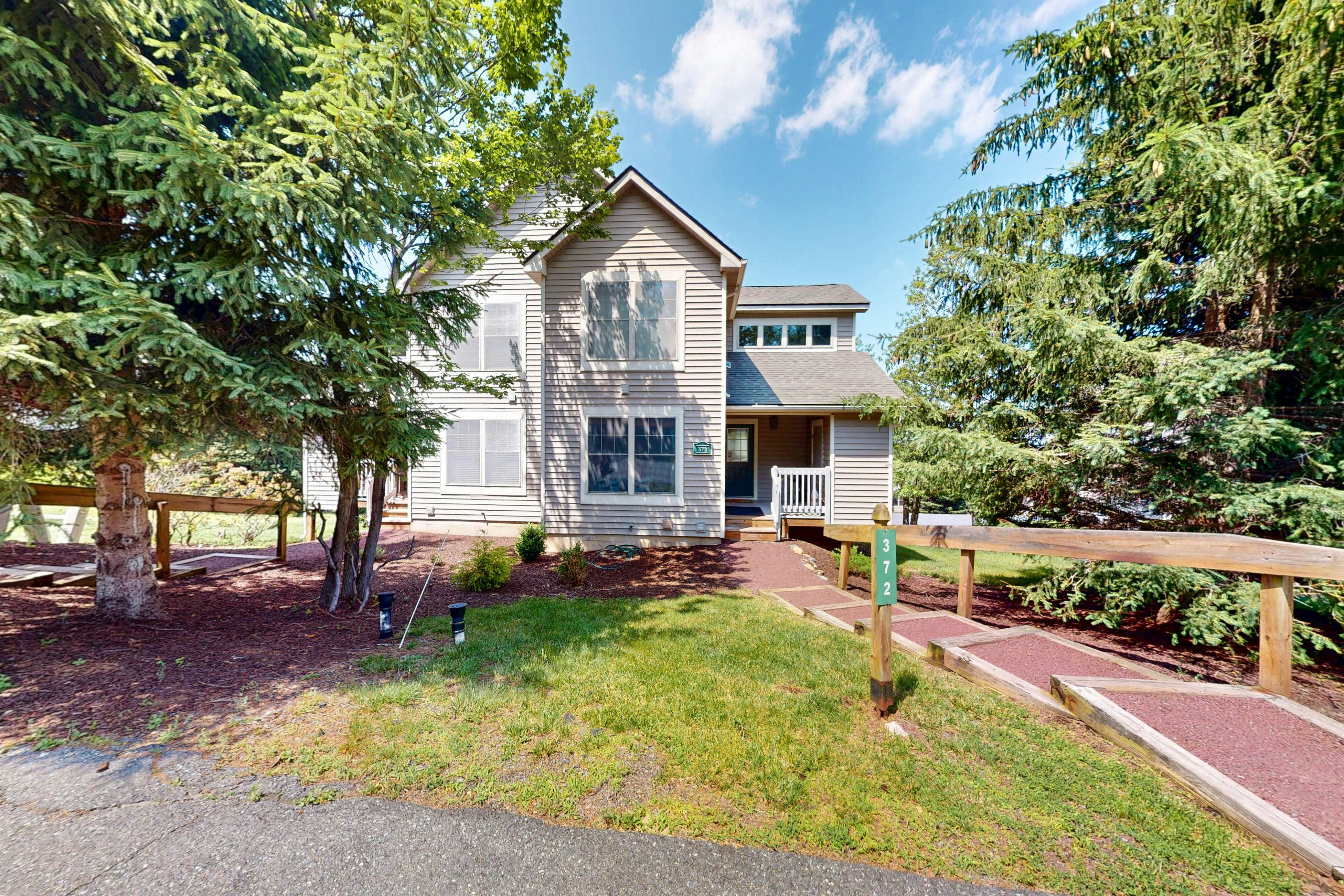 Cozy Mountain Retreat in Northridge