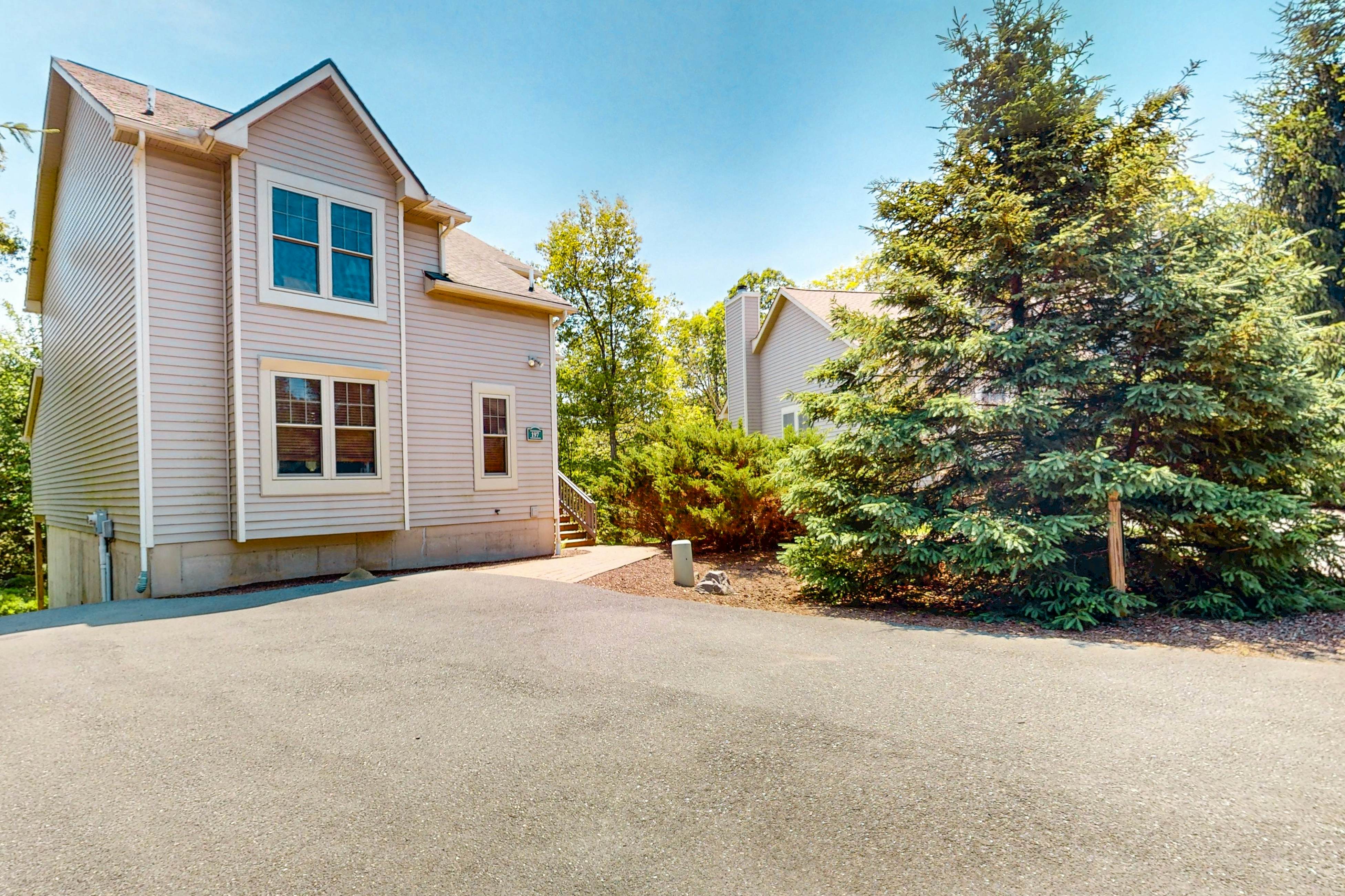 The Overlook Nook in Northridge