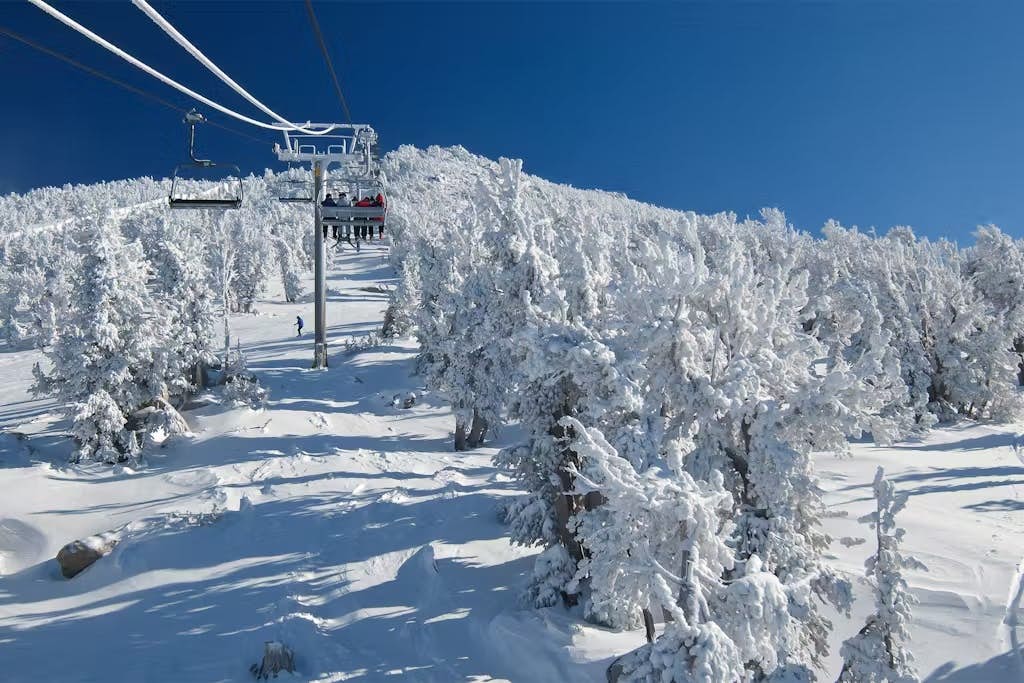 Mammoth Ski & Racquet 131 N