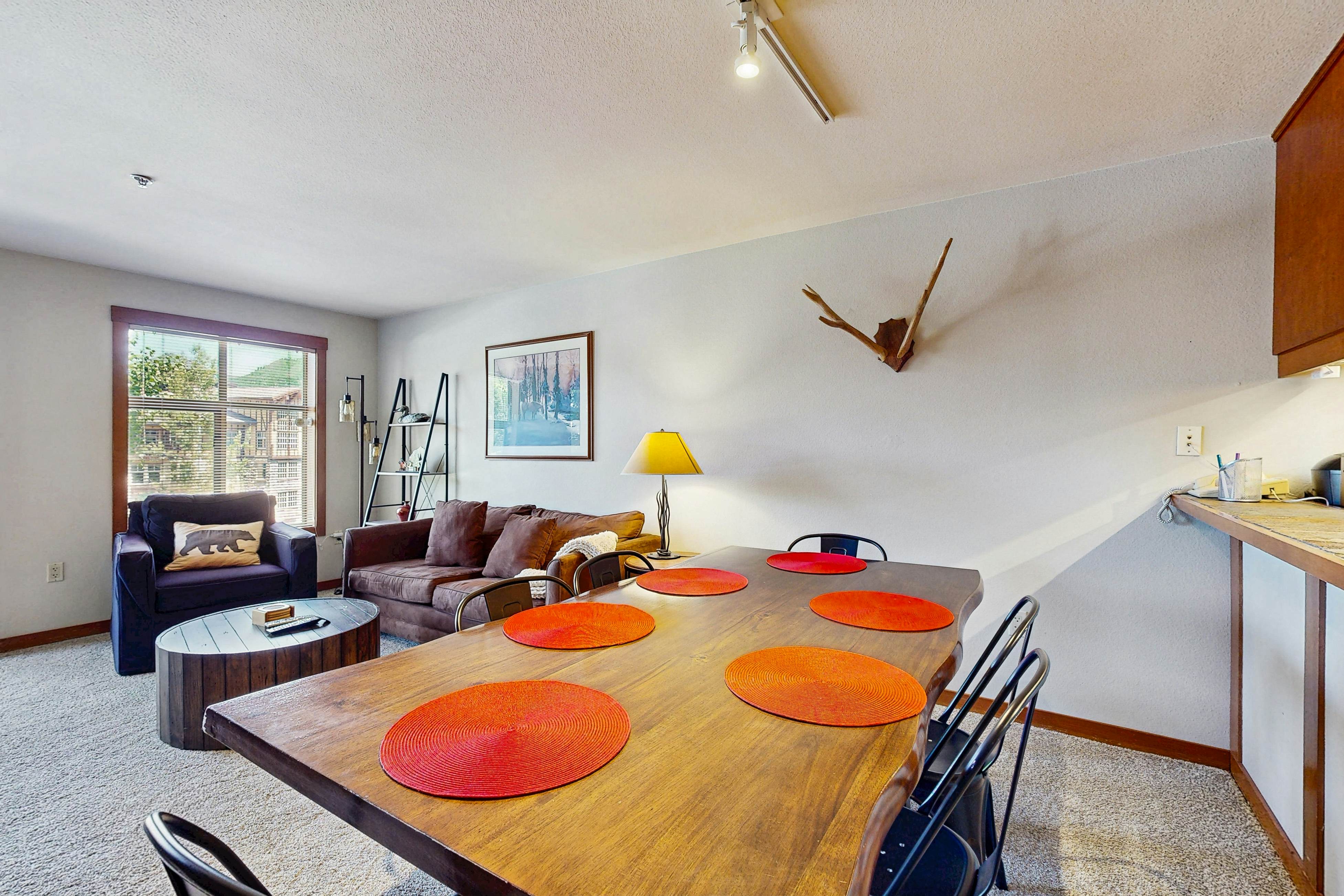 Powderhorn Lodge 311 - Poppy Suite