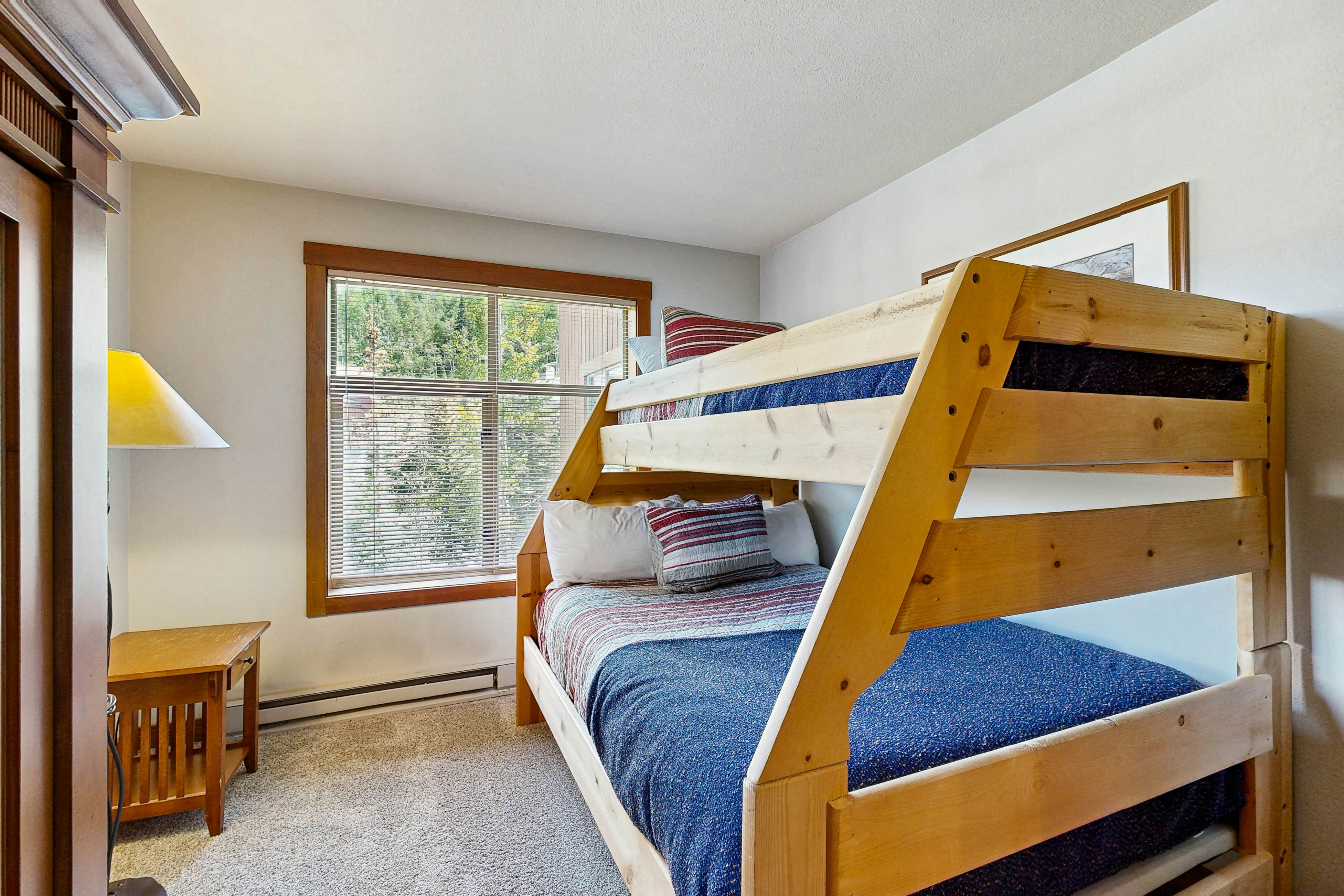 Powderhorn Lodge 311 - Poppy Suite