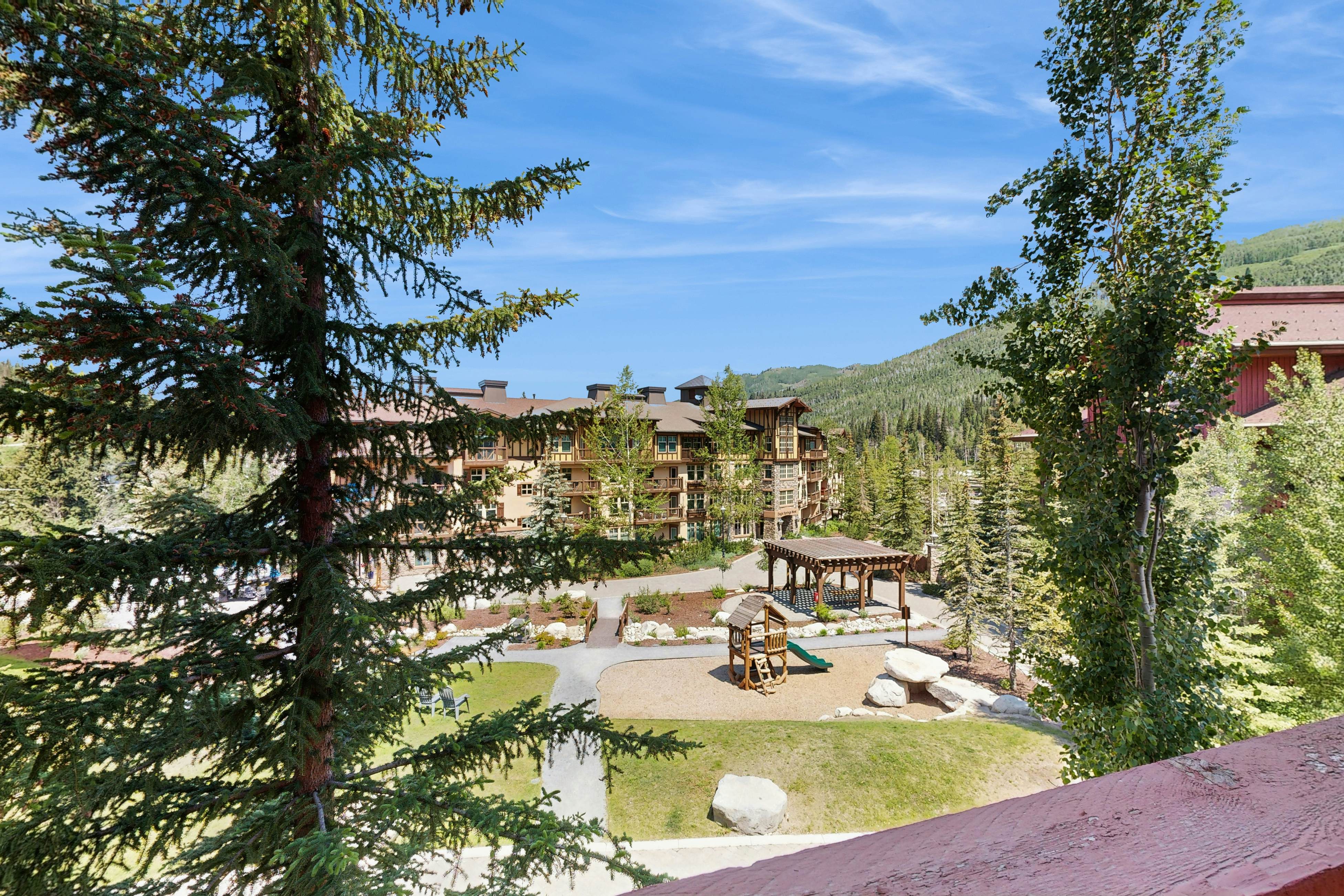 Powderhorn Lodge 311 - Poppy Suite