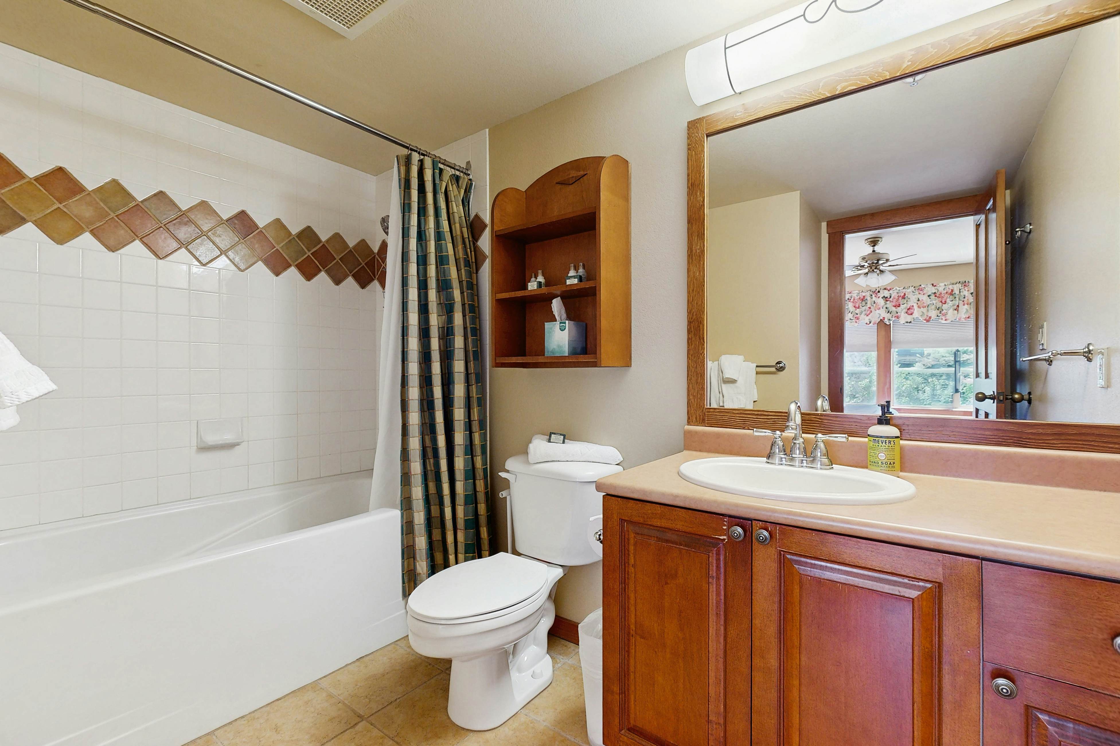 Powderhorn Lodge 223 - Pennyroyal Suite