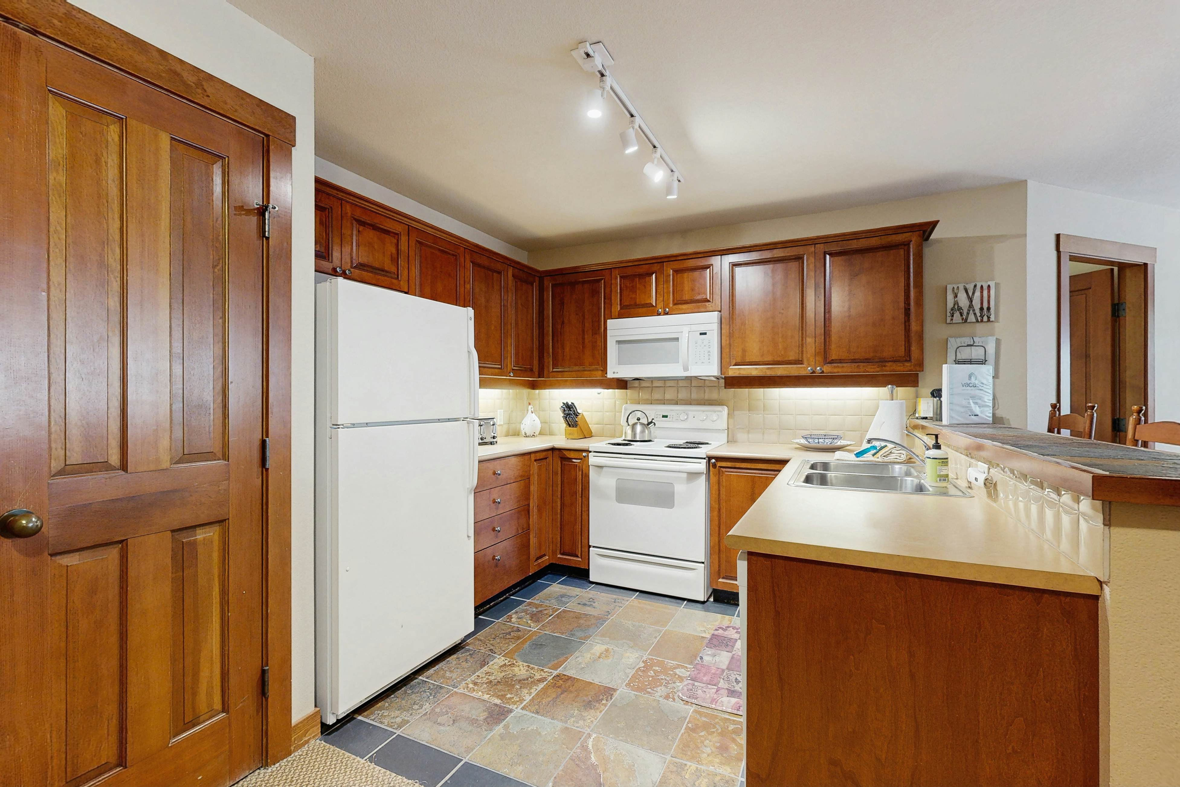 Powderhorn Lodge 223 - Pennyroyal Suite