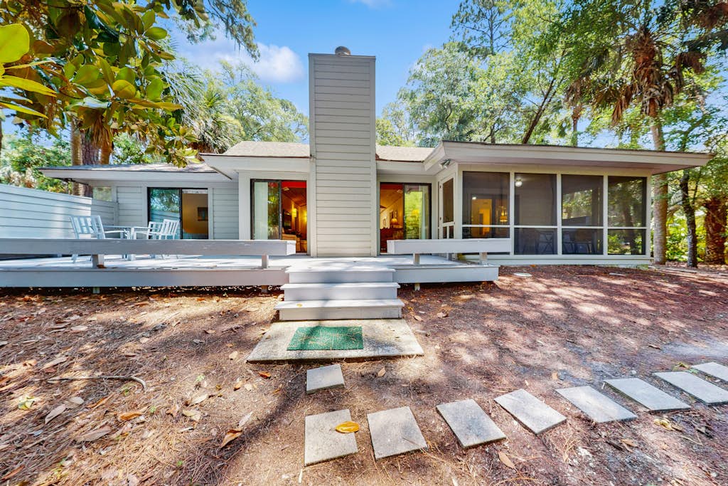 Spacious Home - four rows from the ocean with private deck — Hilton Head, SC — vacation rental