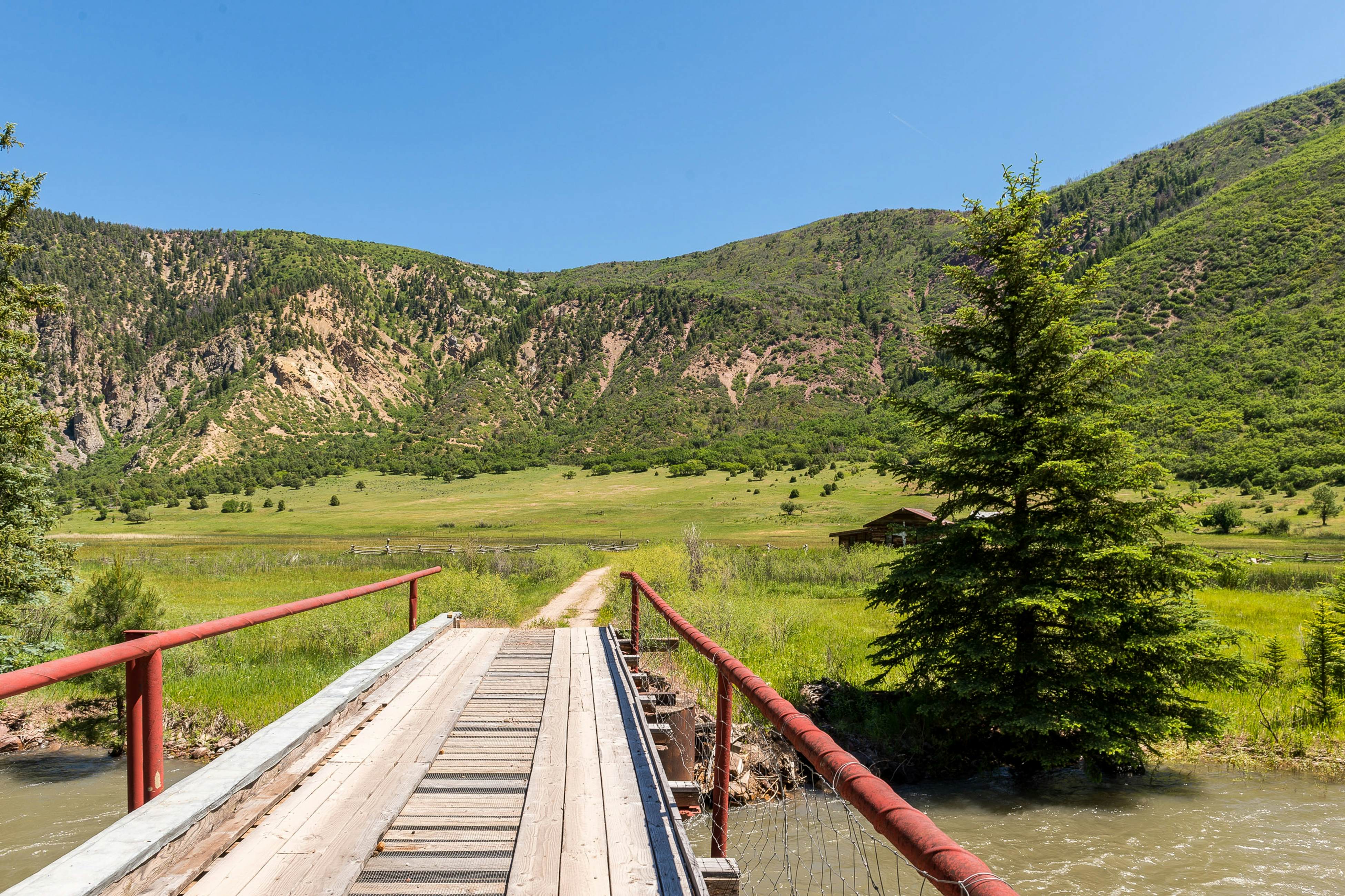 Three Sisters Peak Cabin at Filoha Meadows