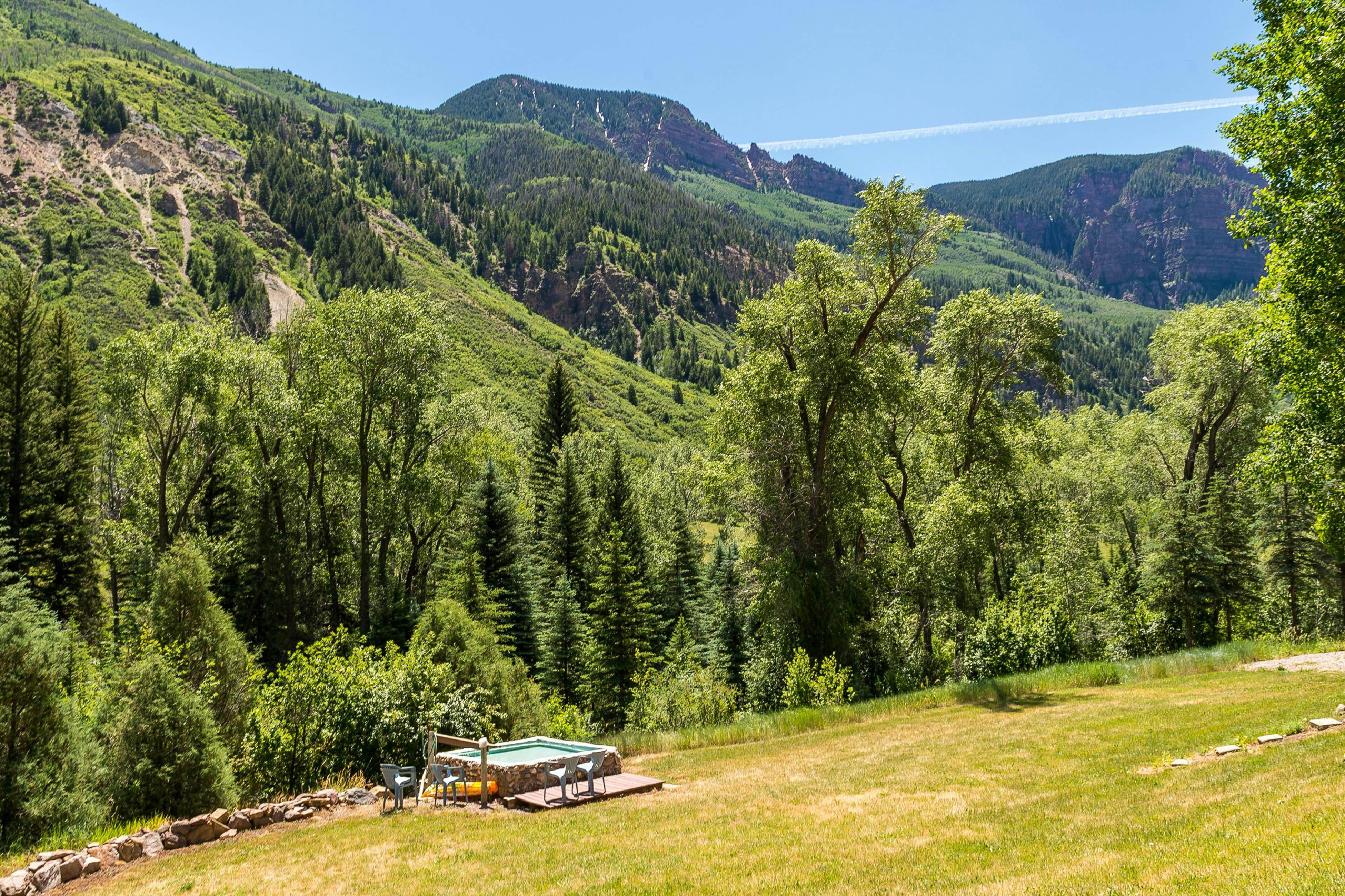 Three Sisters Peak Cabin at Filoha Meadows