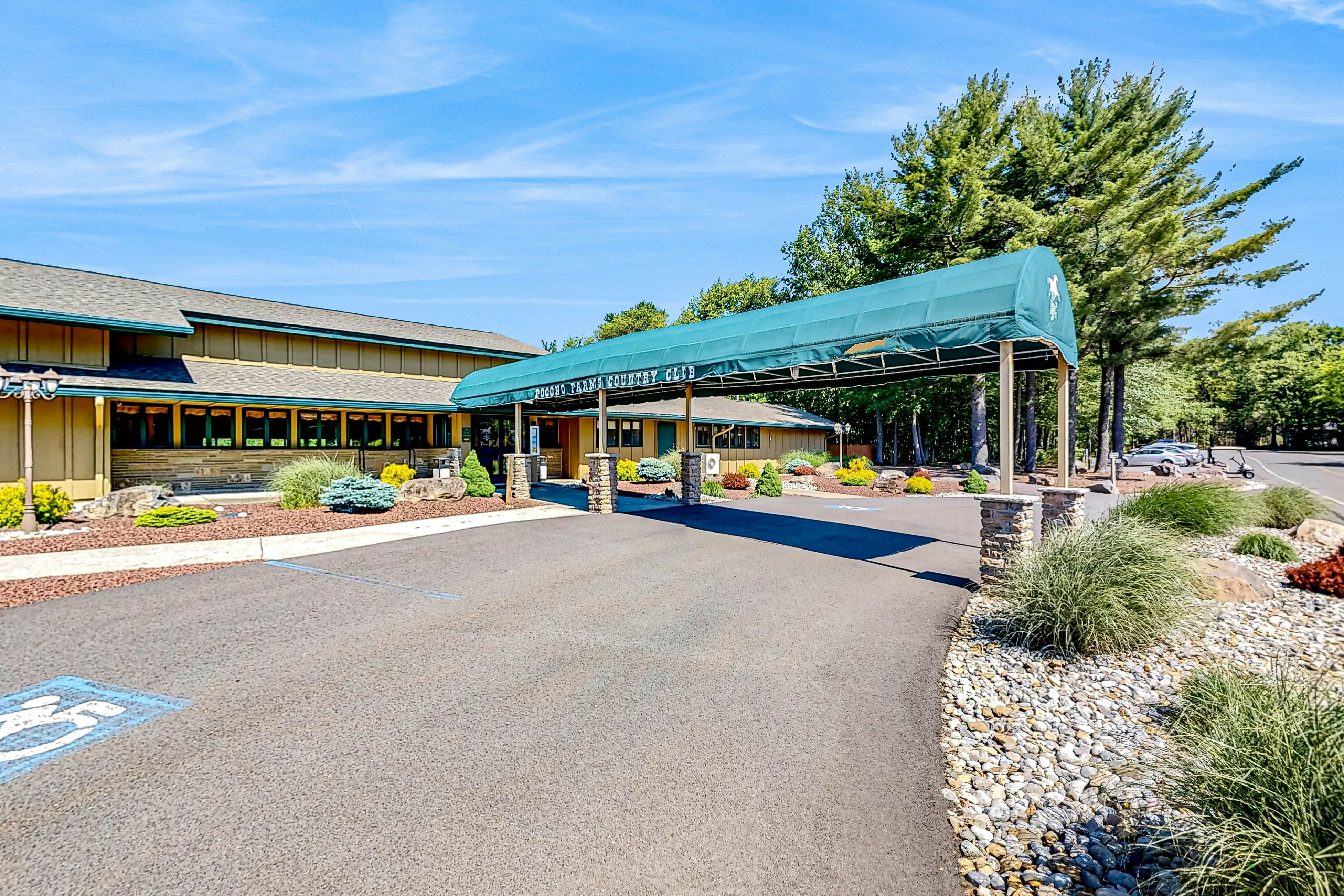 Pocono Waterside Escape