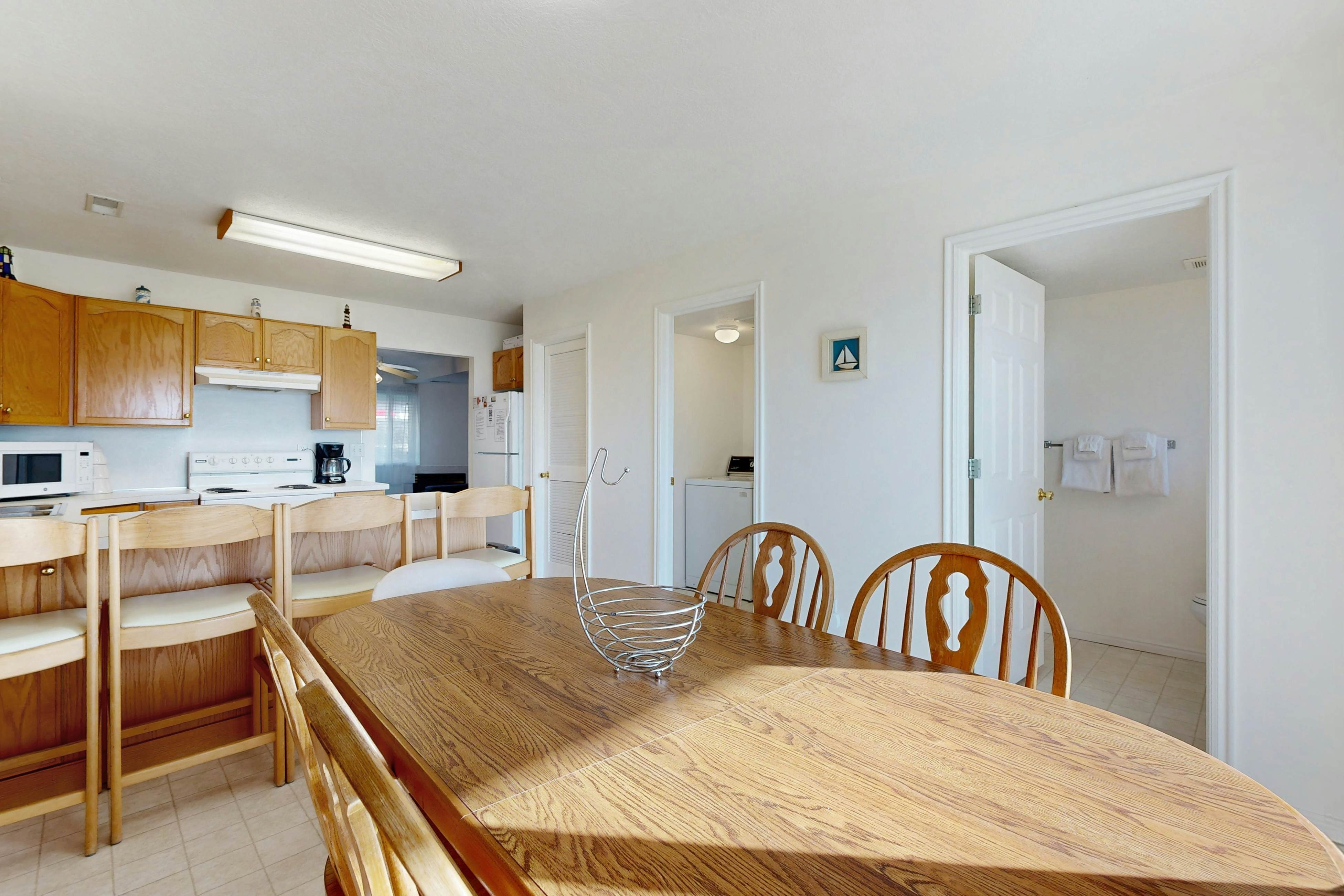 Harbor Village Lakeview Condo 902-3