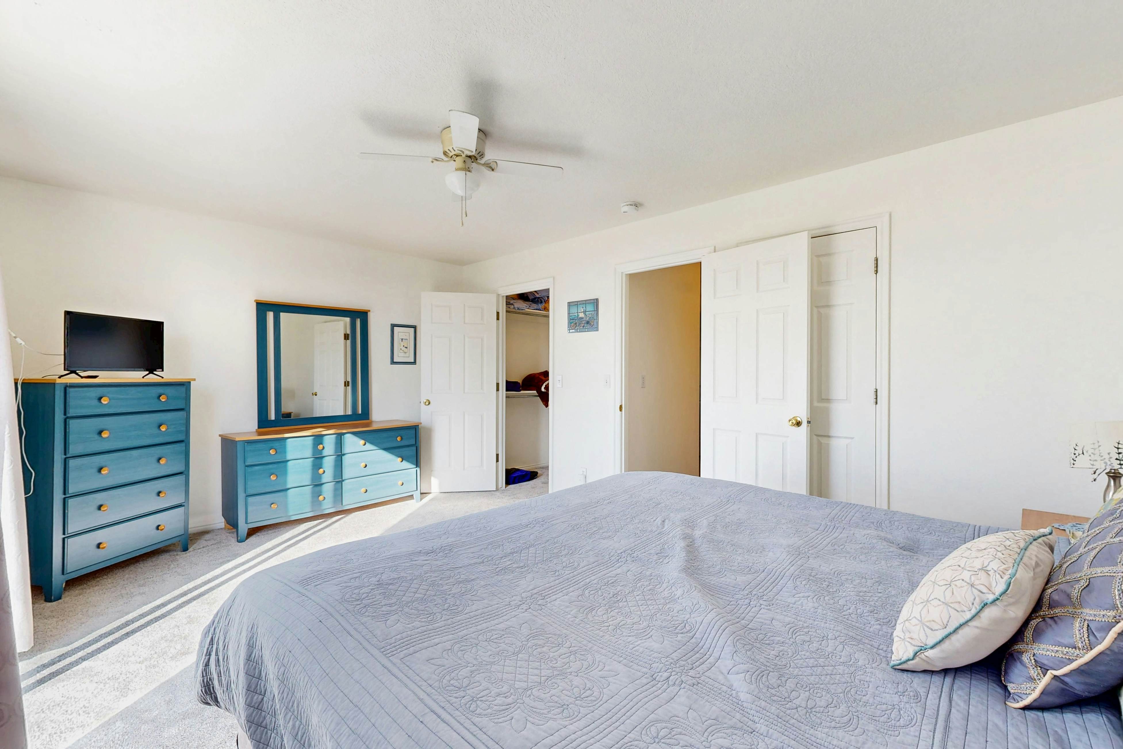 Harbor Village Lakeview Condo 902-3