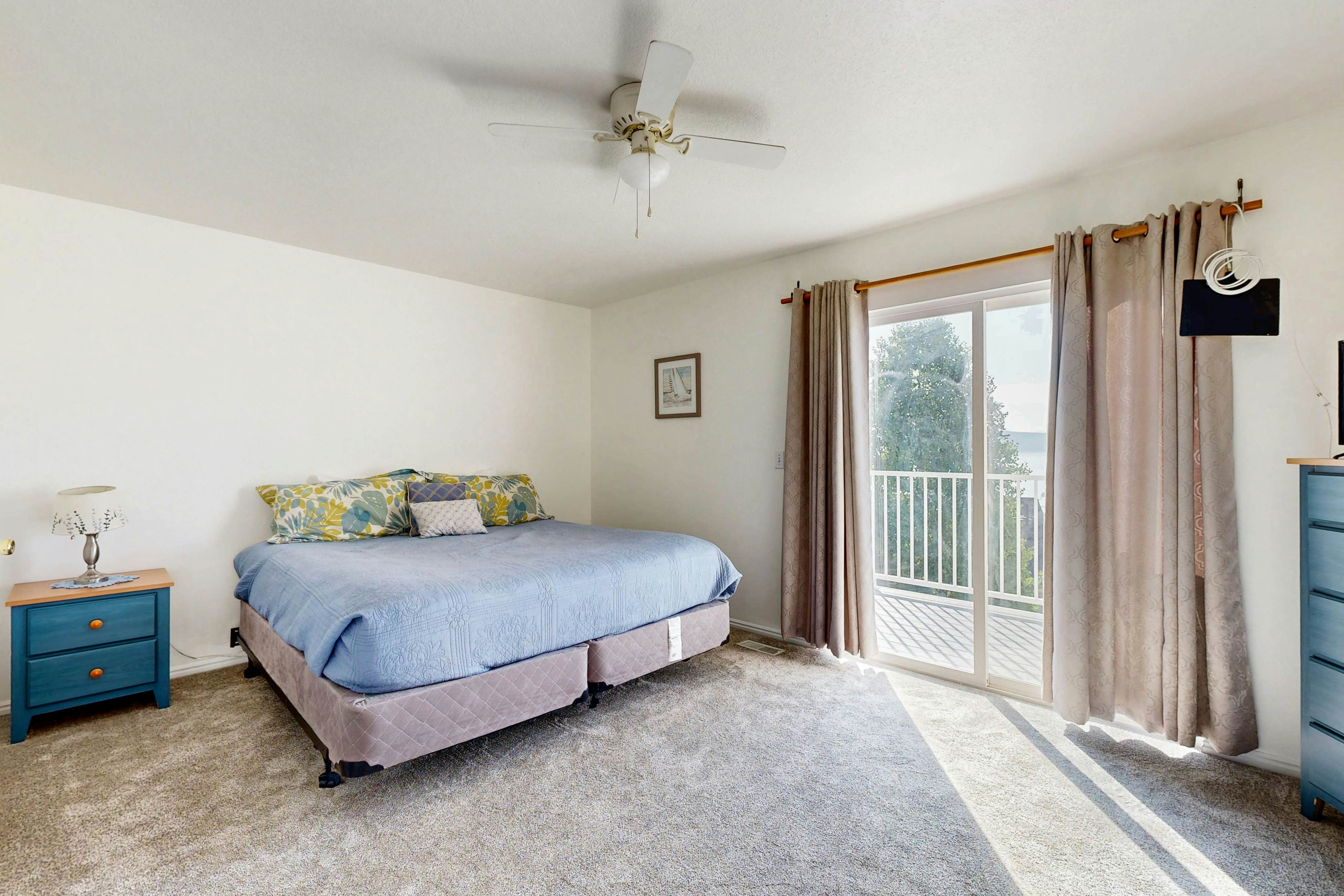 Harbor Village Lakeview Condo 902-3