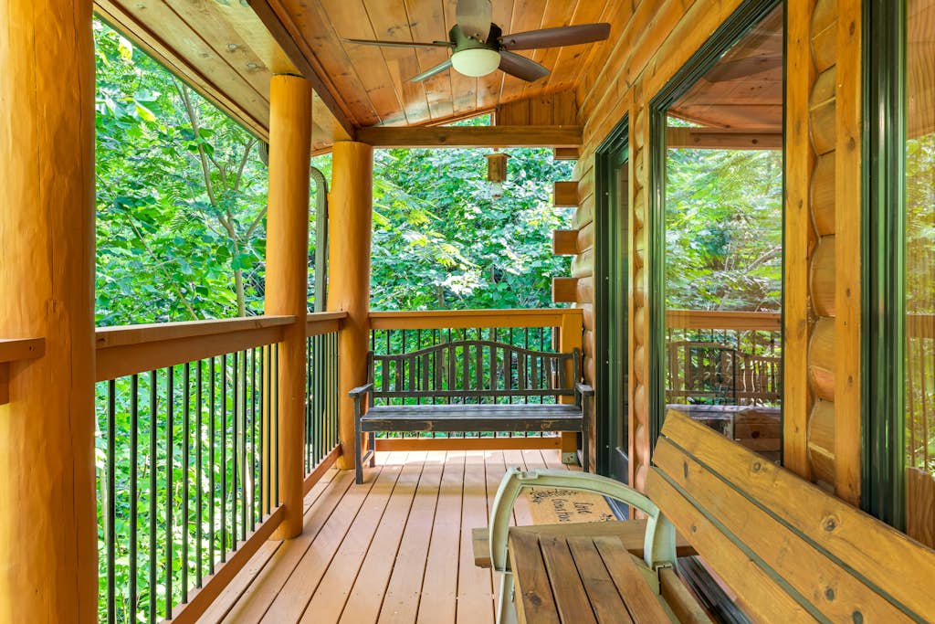 Mtn Wolfs Cabin, Sleeps 8, Ideal Smoky Spot W Views — Gatlinburg, TN — vacation rental