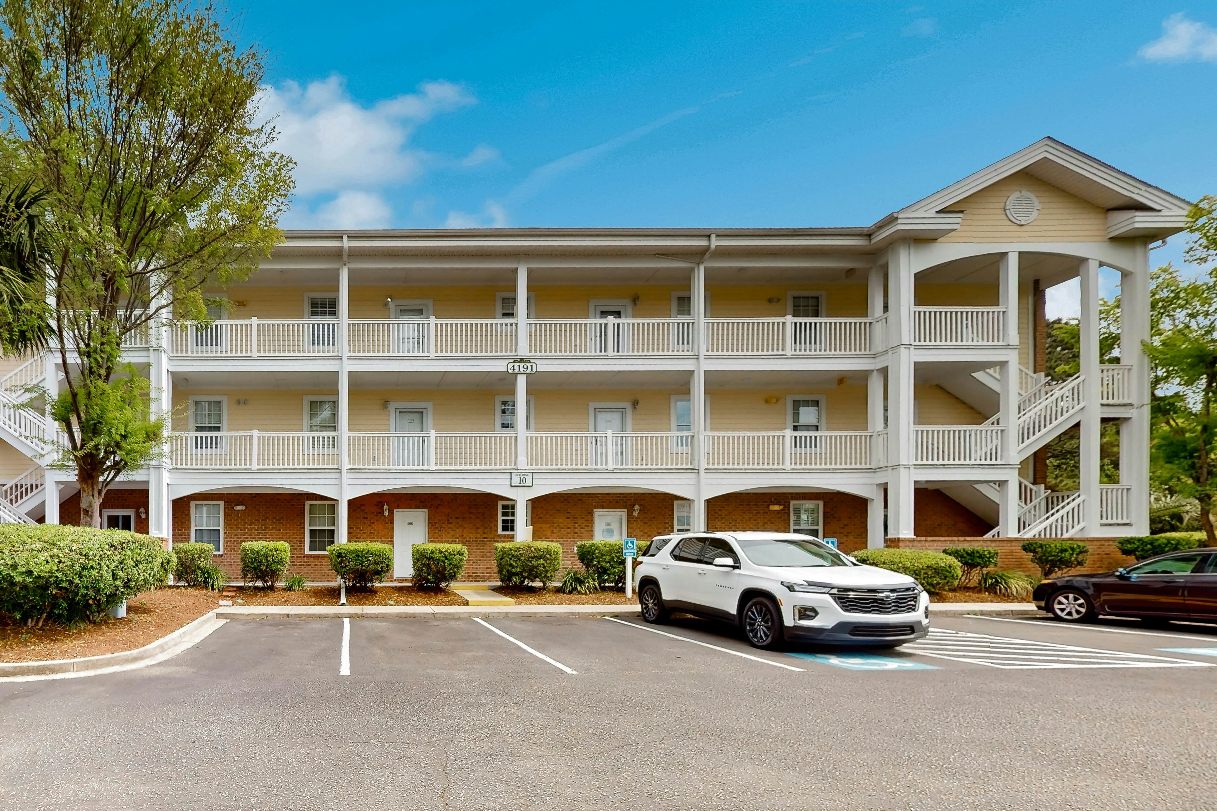 Gardens at Cypress Bay 19-104