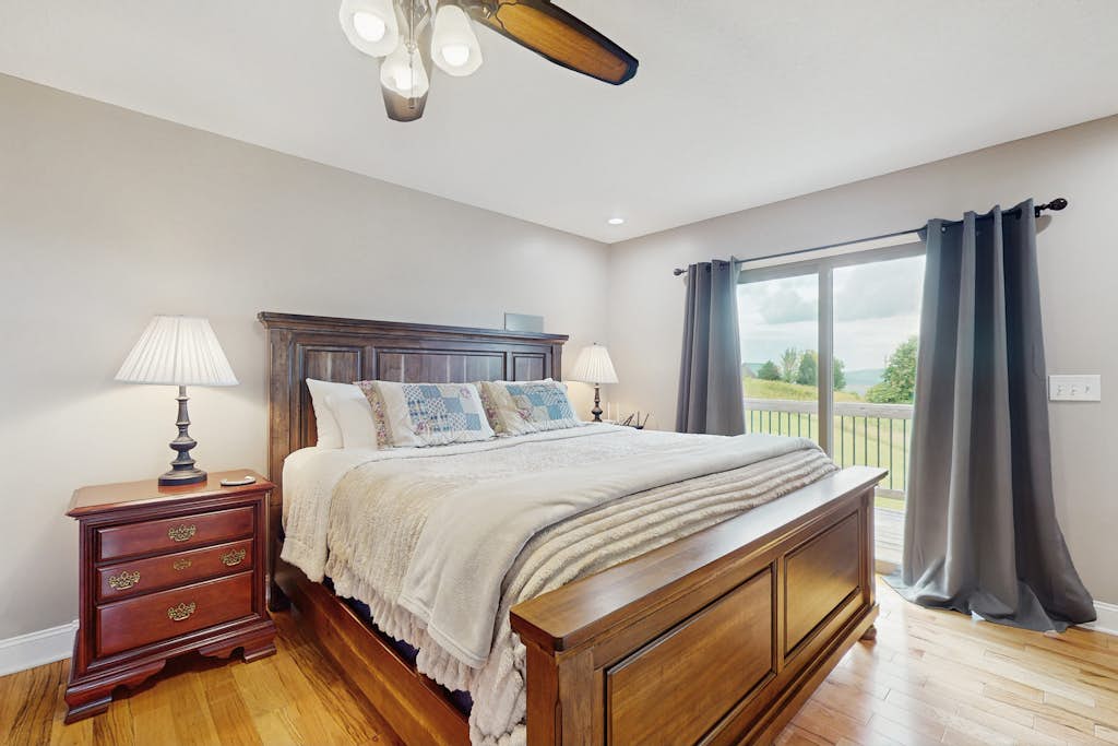 Lakeview Retreat Near Norris Lake MarinaใปFire pit โ Norris Lake, TN โ vacation rental