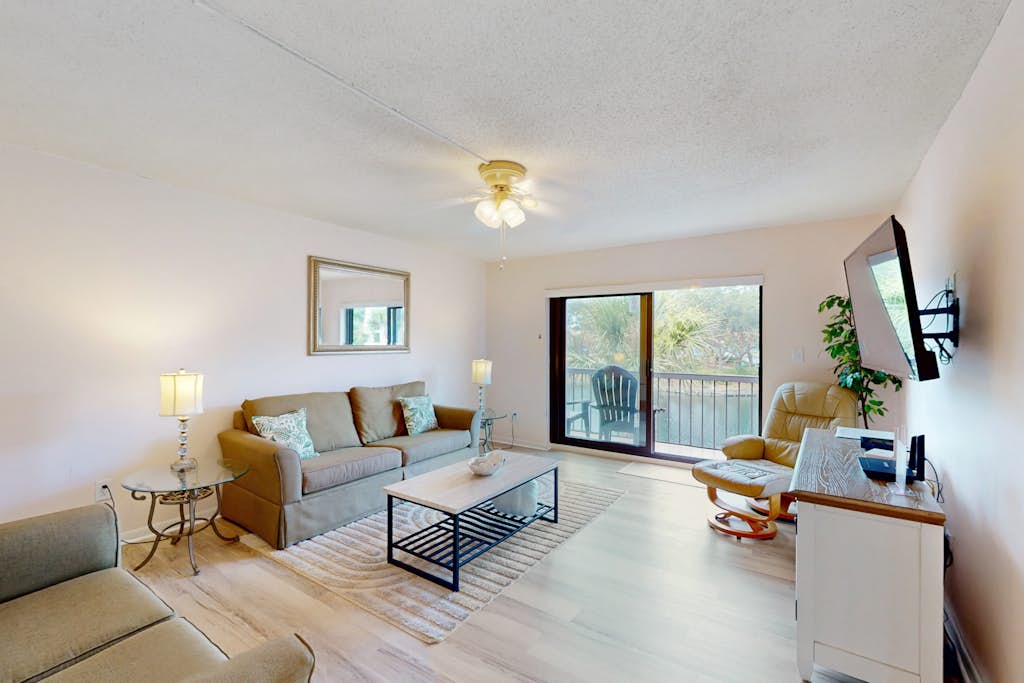 Elegant Condo with Pool & Hot Tub, Lagoon View & Private Patio — Hilton Head, SC — vacation rental