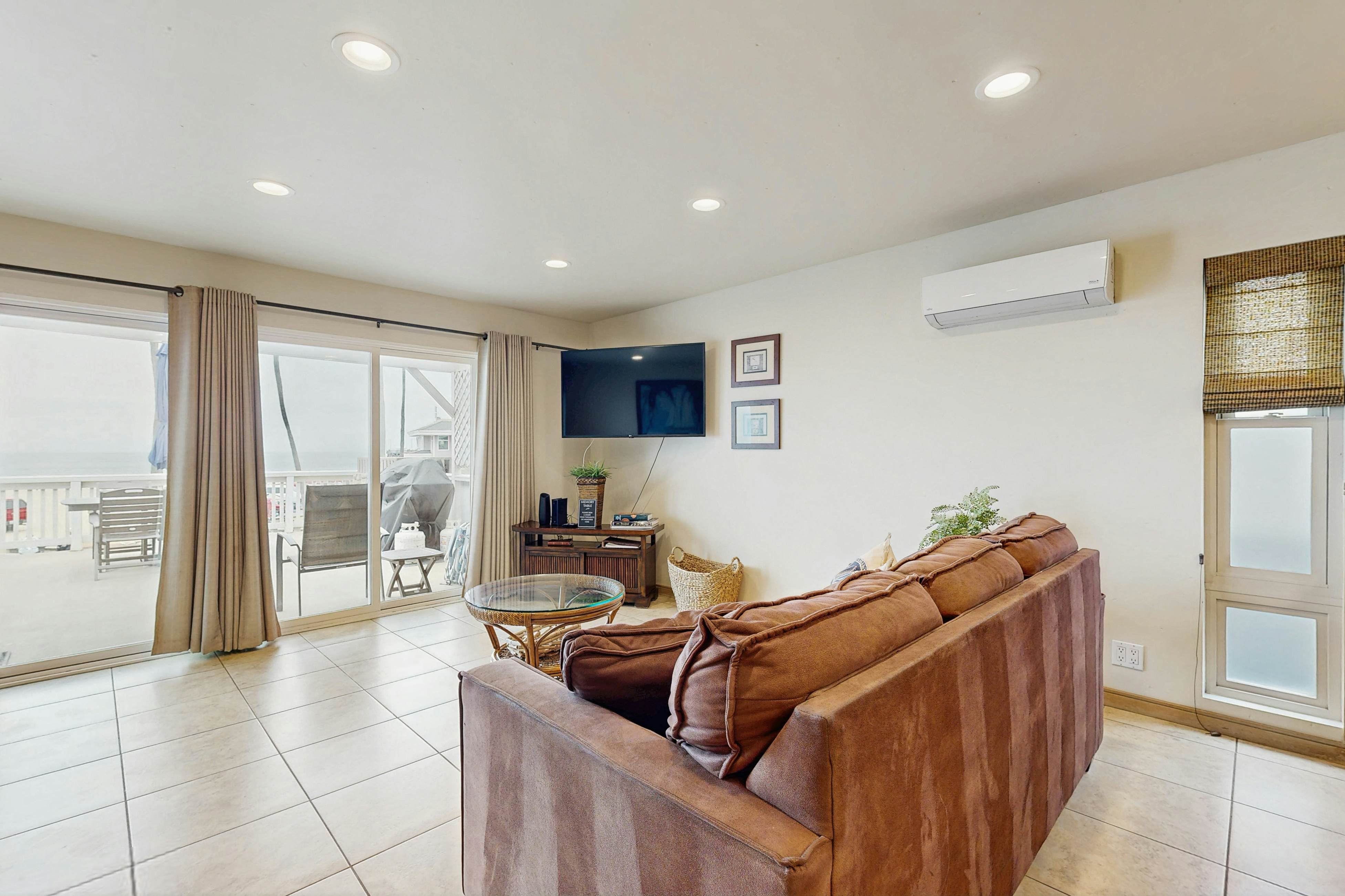 Newport Vacation Memories -Upstairs