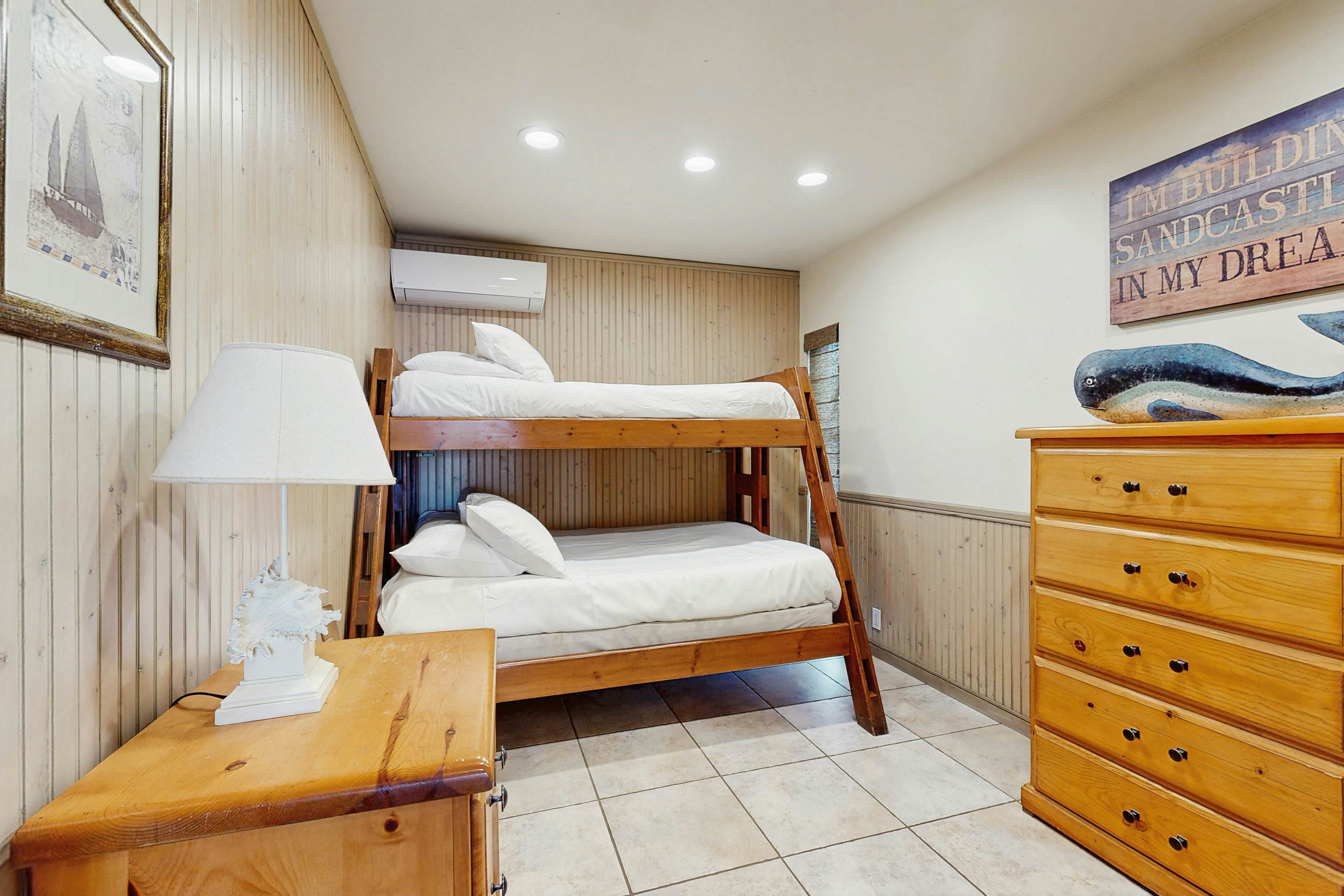 Newport Vacation Memories -Upstairs