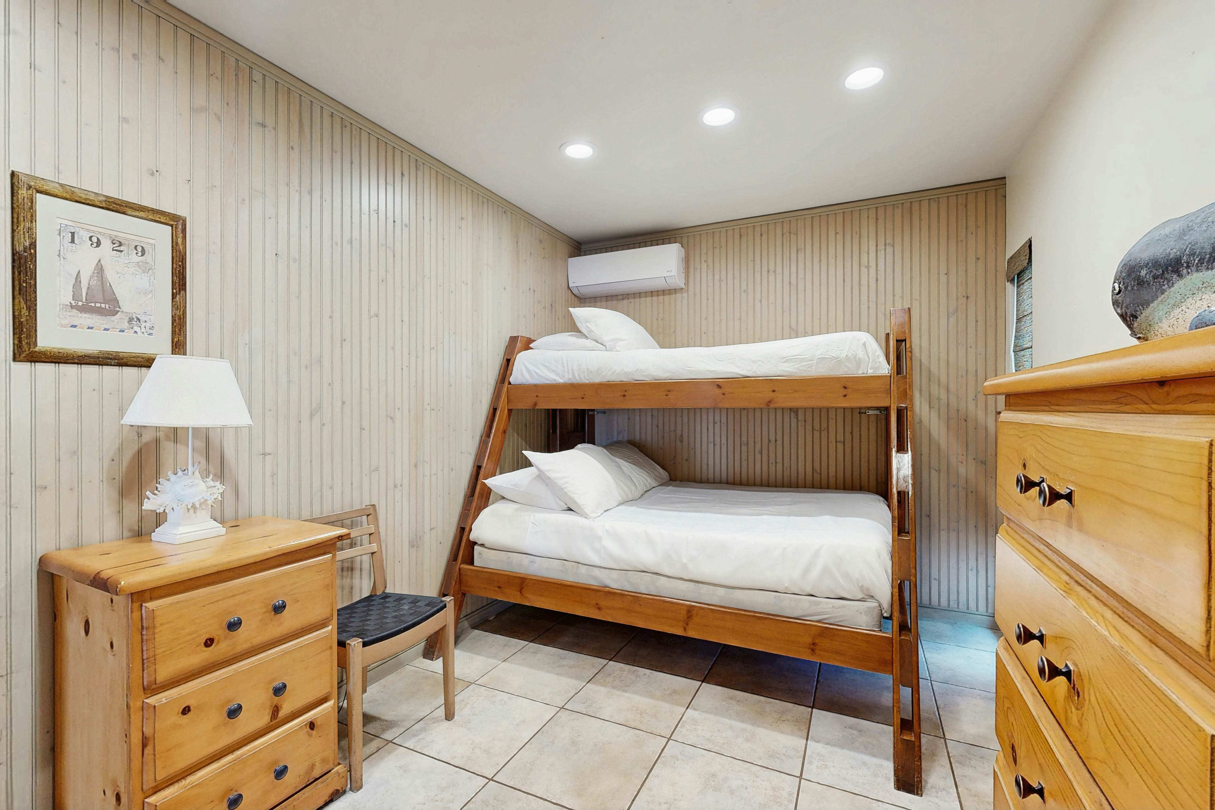 Newport Vacation Memories -Upstairs