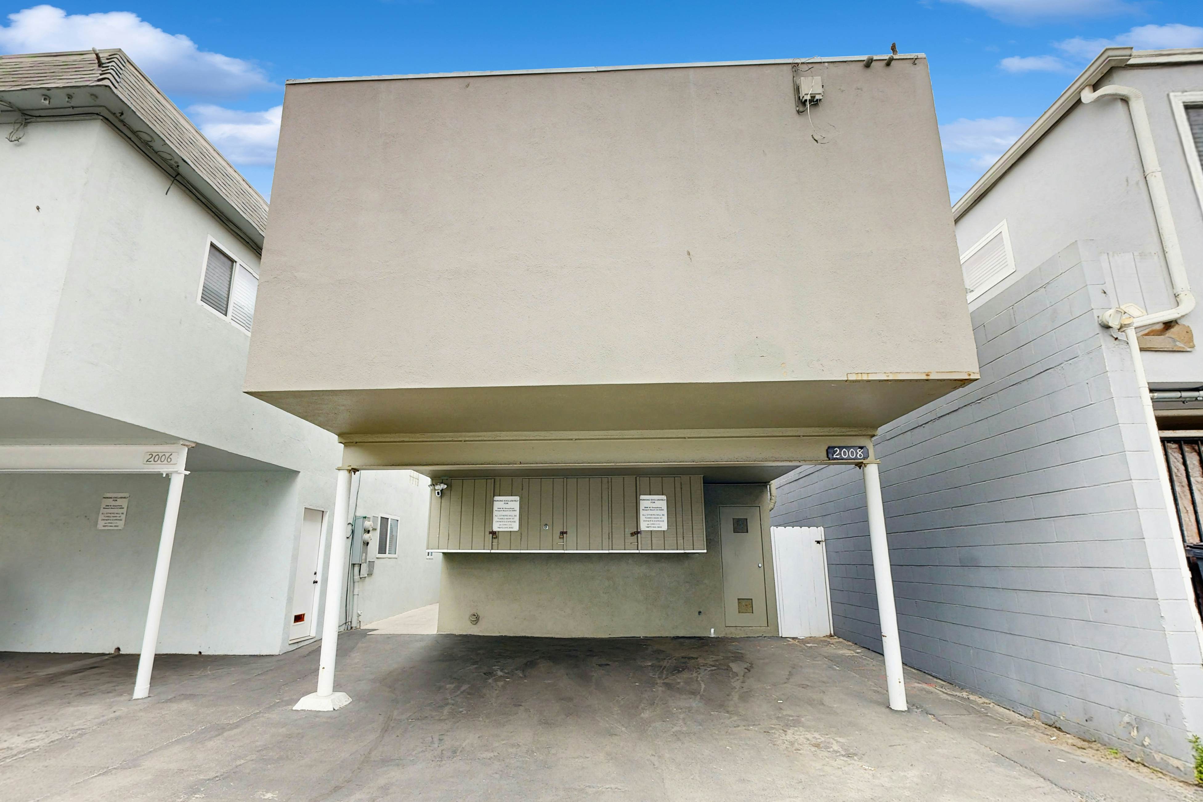 Newport Vacation Memories -Upstairs