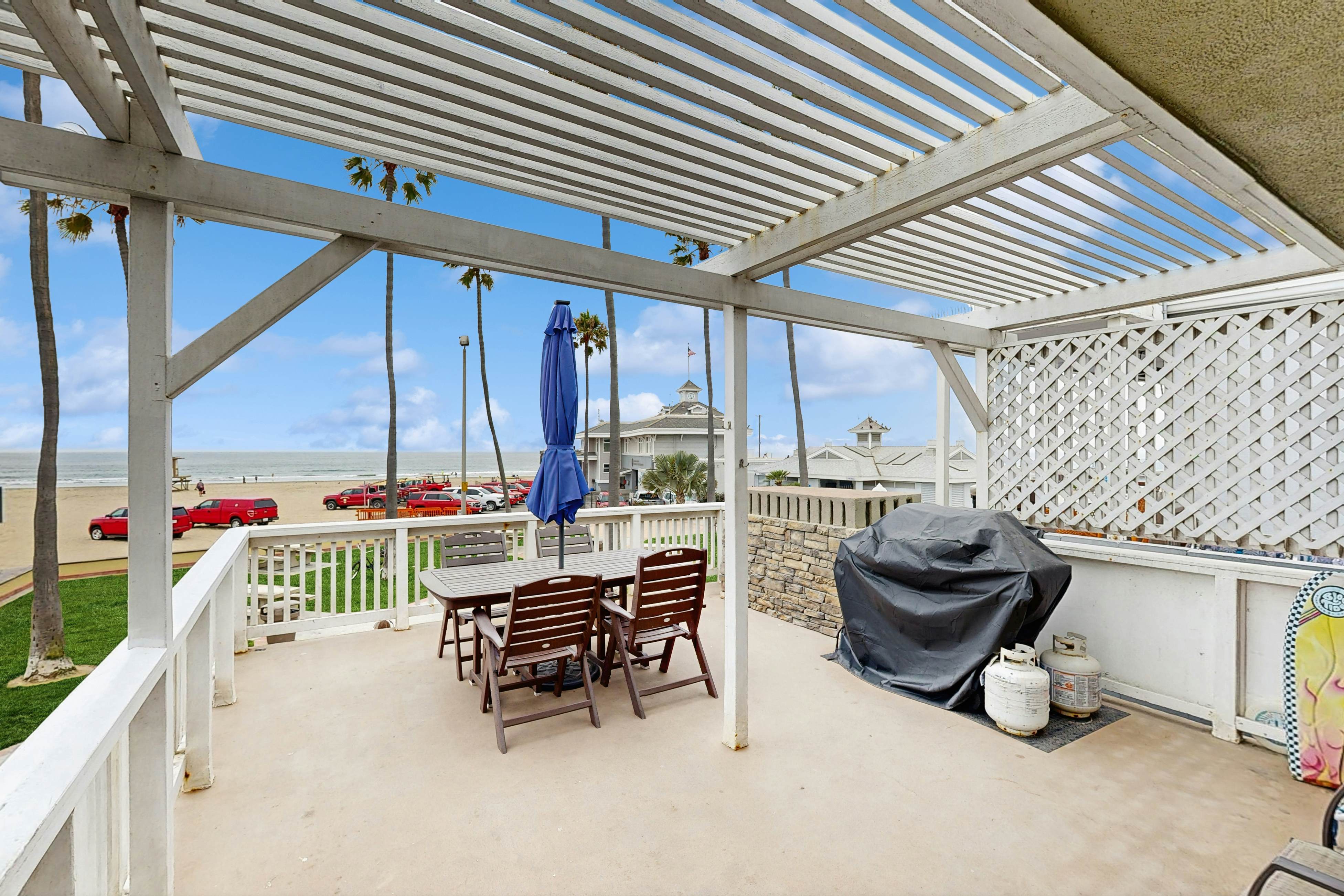 Newport Vacation Memories -Upstairs