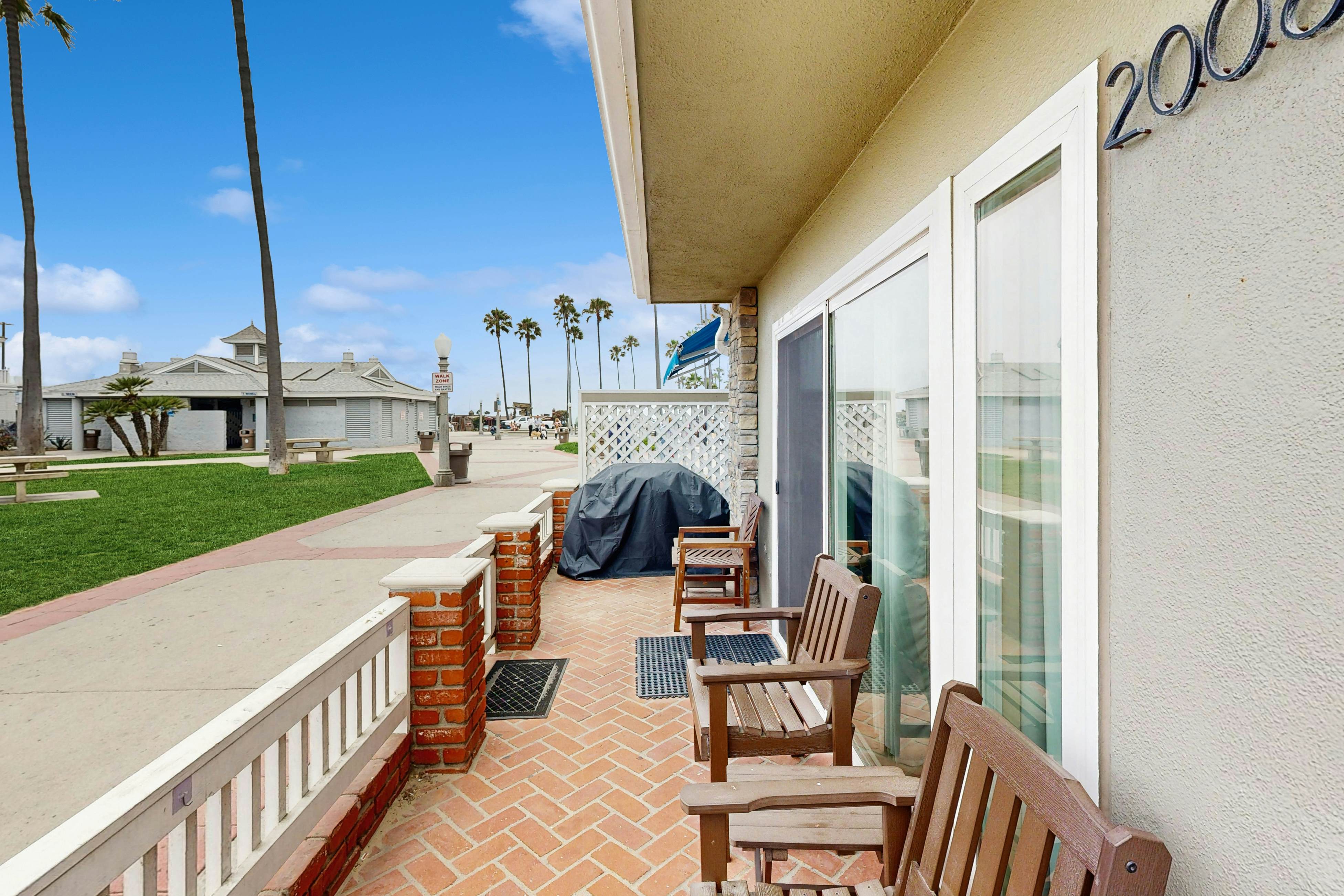 Newport Vacation Memories -Upstairs