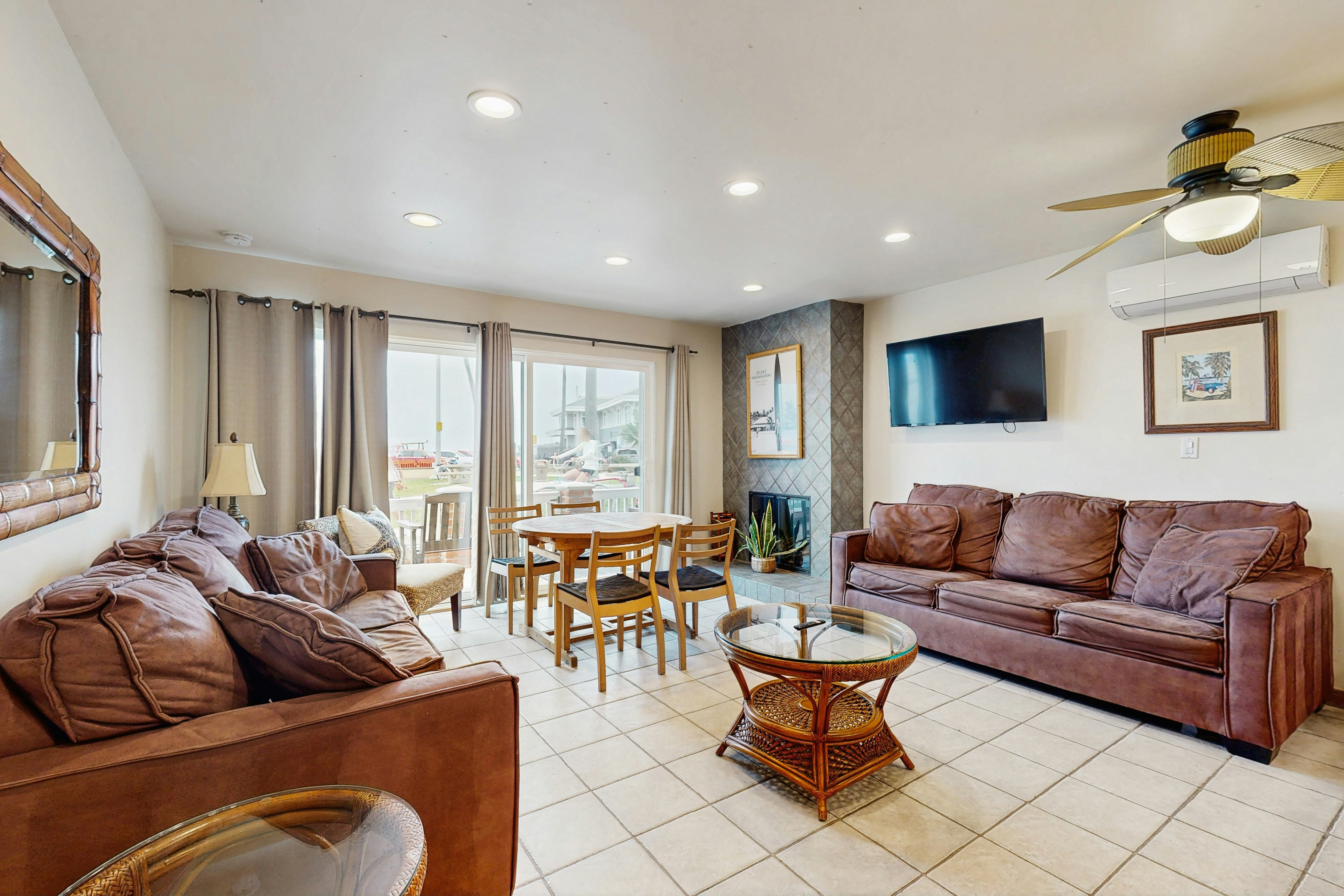 Newport Vacation Memories -Downstairs