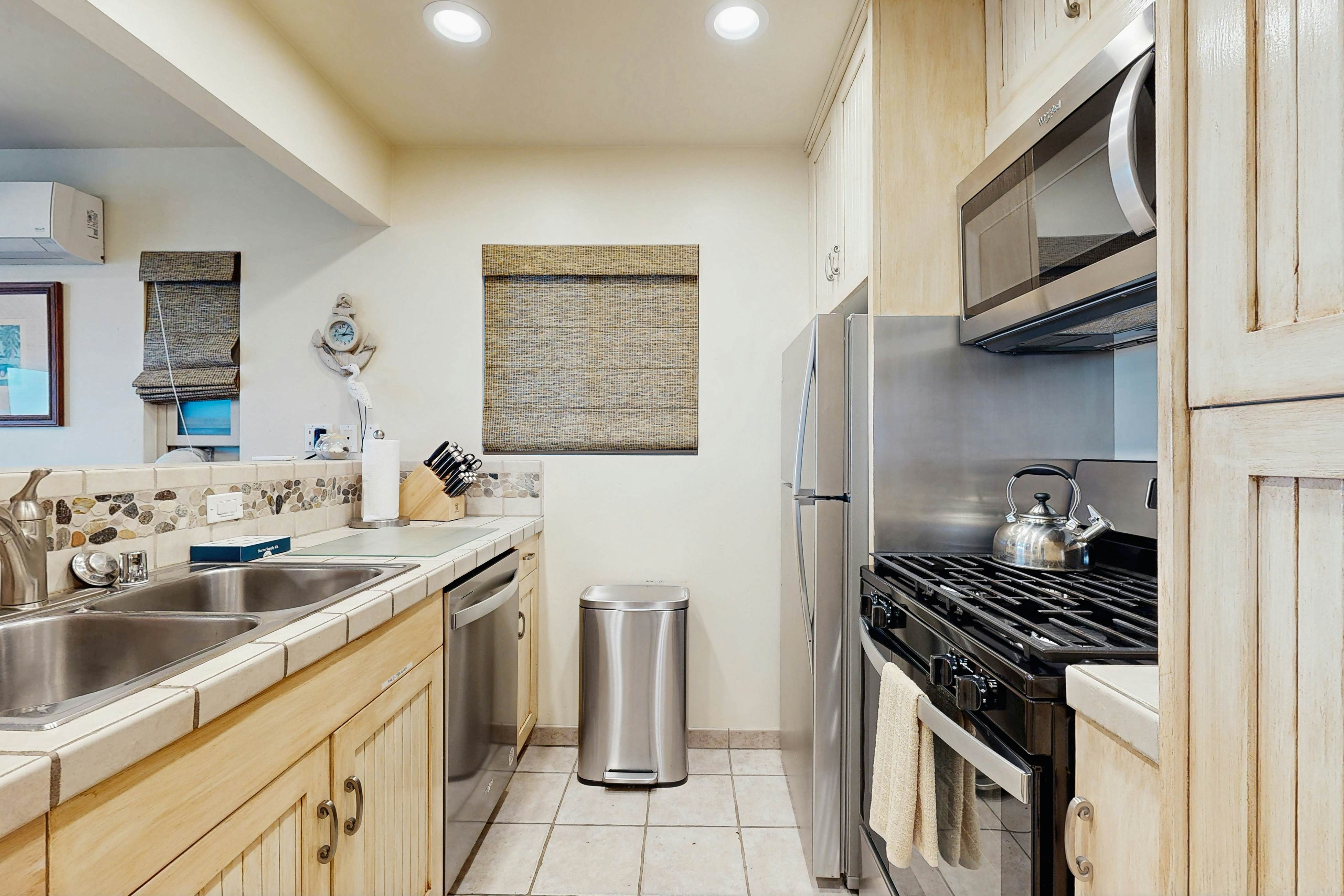 Newport Vacation Memories -Downstairs