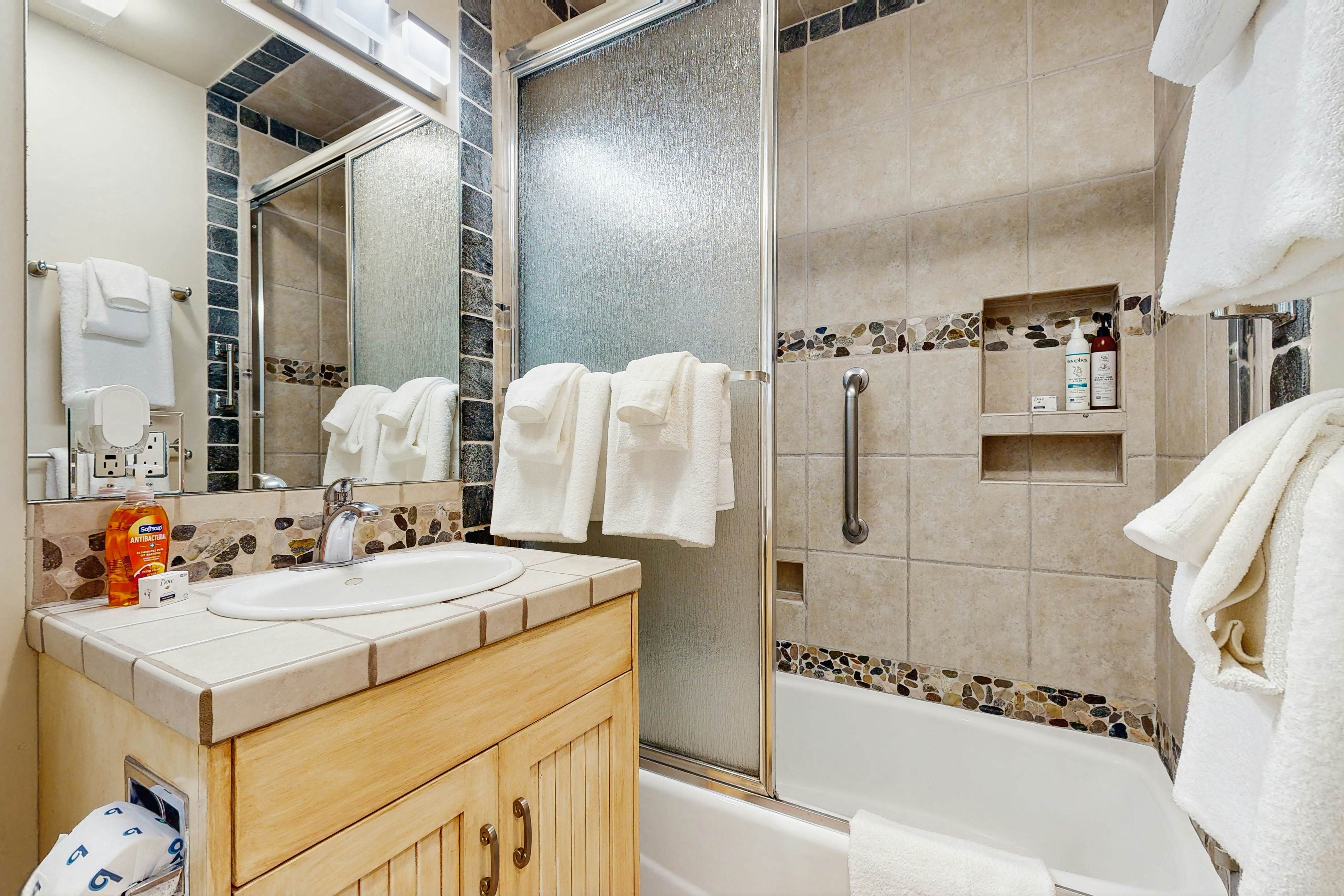 Newport Vacation Memories -Downstairs