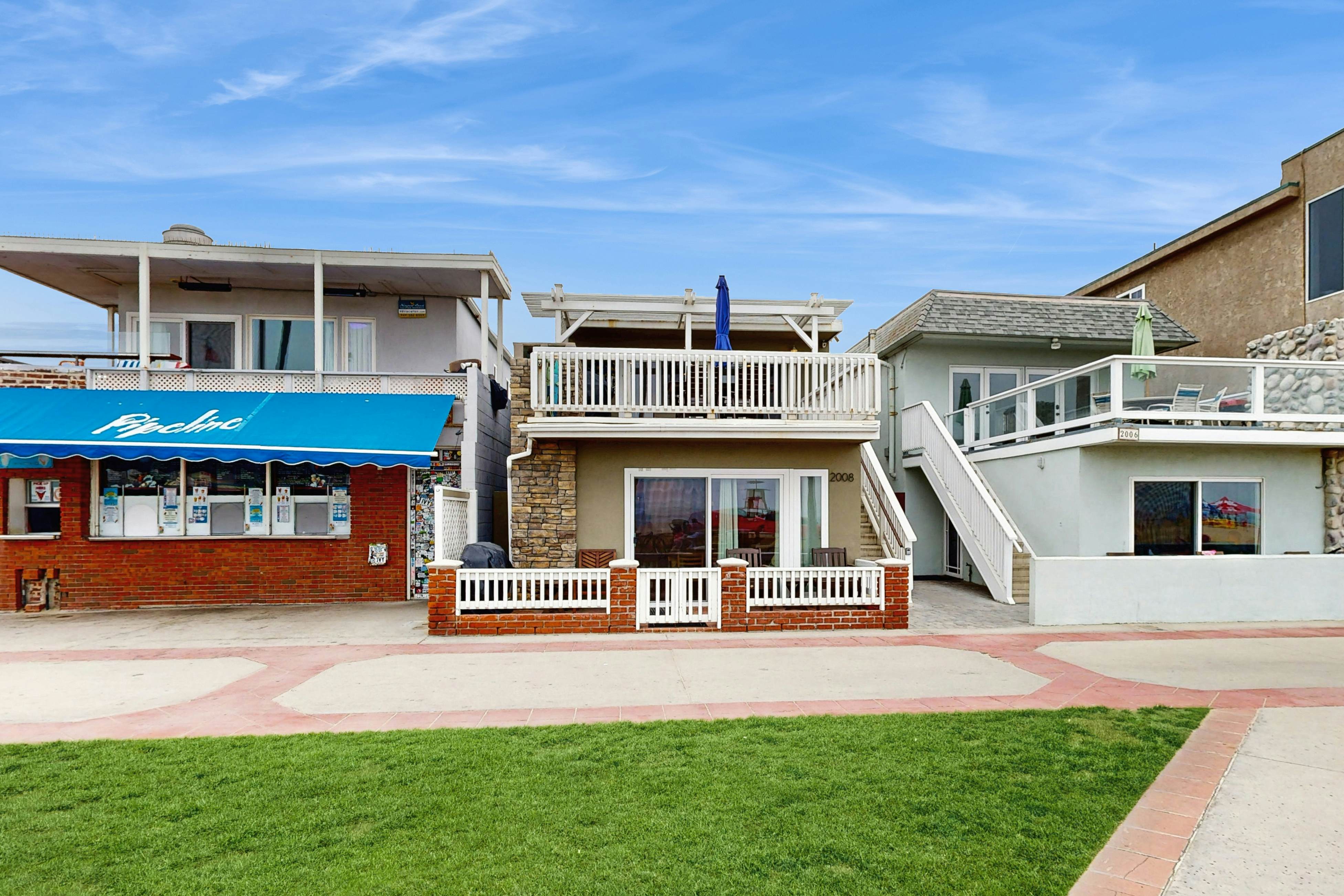 Newport Vacation Memories -Downstairs